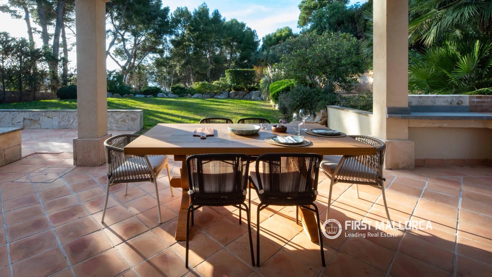 3 soverom Villa til salgs i Santa Ponsa med svømmebasseng garasje - € 2 550 000 (Ref: 9720943)