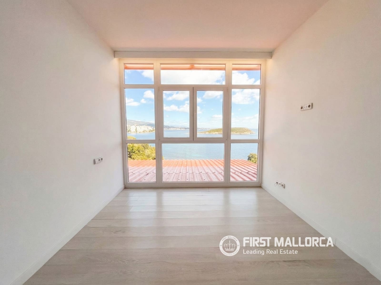 Ático de 3 habitaciones en Cala Vinyes / Cala Vinyas / Cala Viñas en alquiler con piscina garaje - 5.000 € (Ref: 9733954)