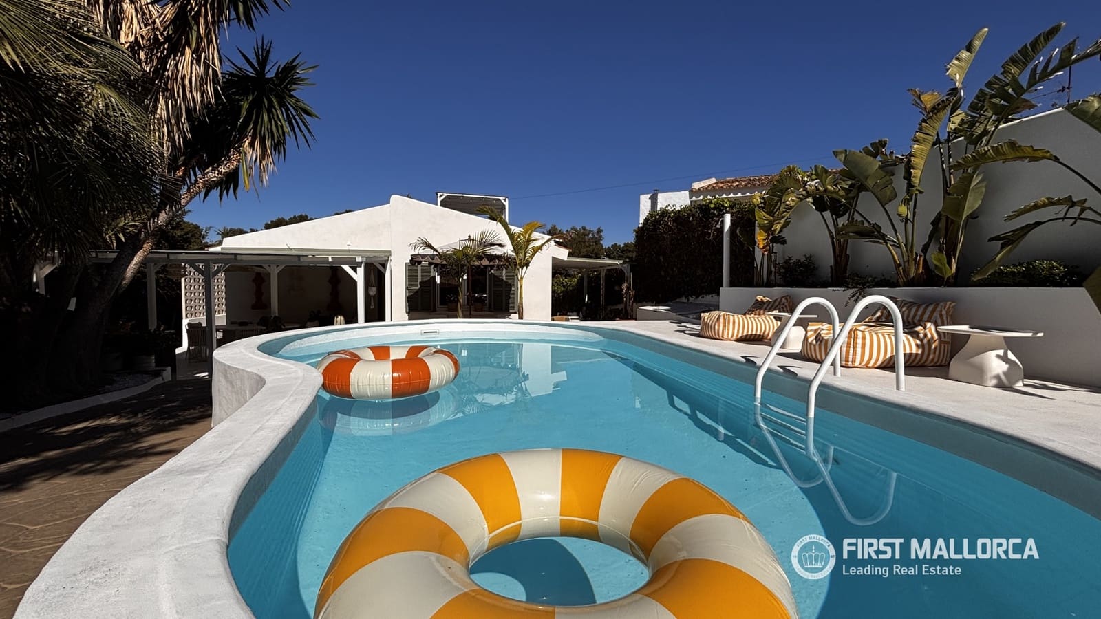 4 bedroom Villa for sale in Costa de la Calma with pool - € 1,300,000 (Ref: 9733957)