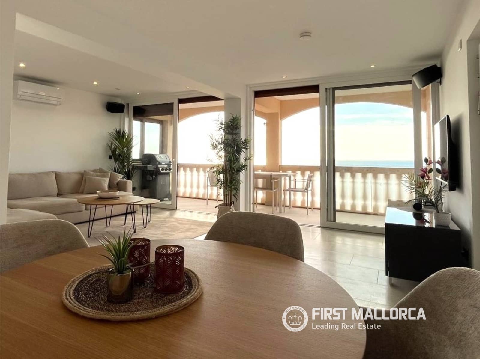 2 bedroom Penthouse for sale in El Toro / Port Adriano with garage - € 1,250,000 (Ref: 9733958)