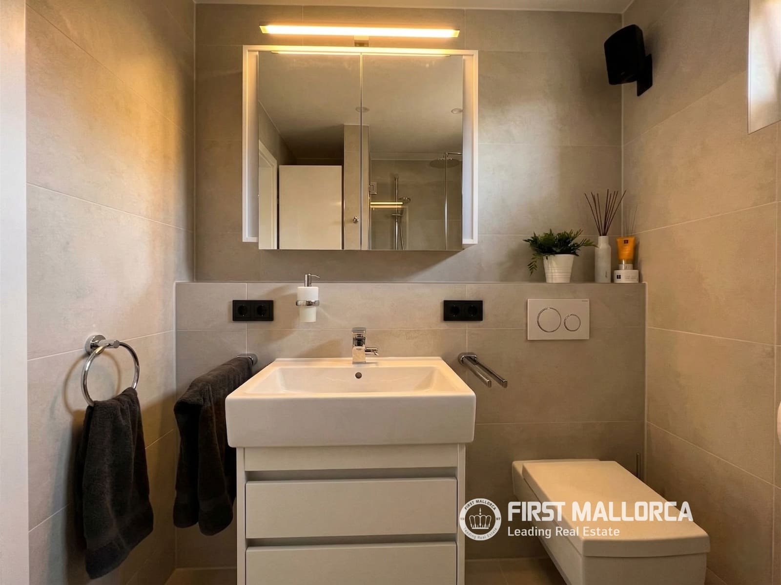 2 bedroom Penthouse for sale in El Toro / Port Adriano with garage - € 1,250,000 (Ref: 9733958)