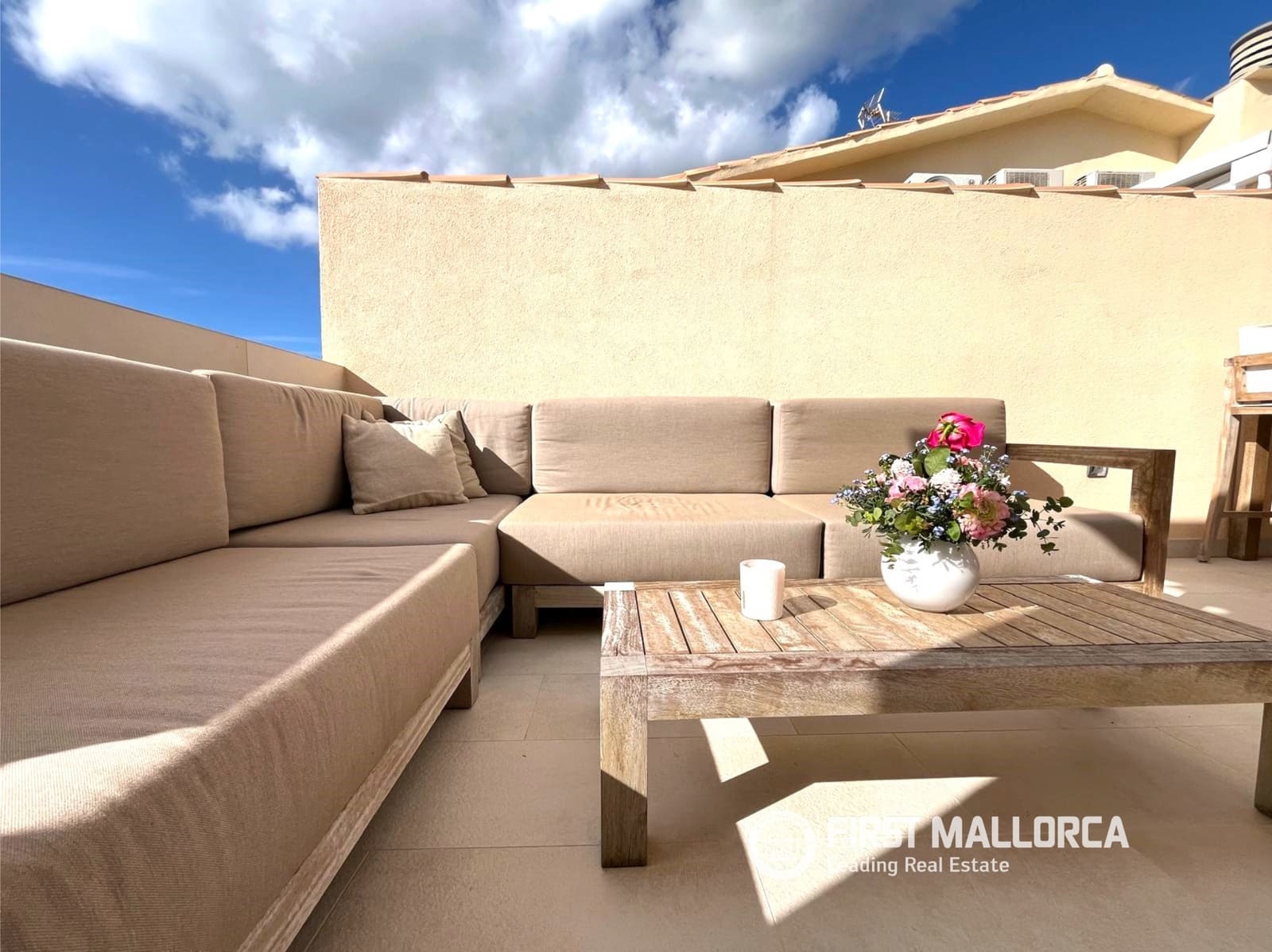 2 bedroom Penthouse for sale in El Toro / Port Adriano with garage - € 1,250,000 (Ref: 9733958)