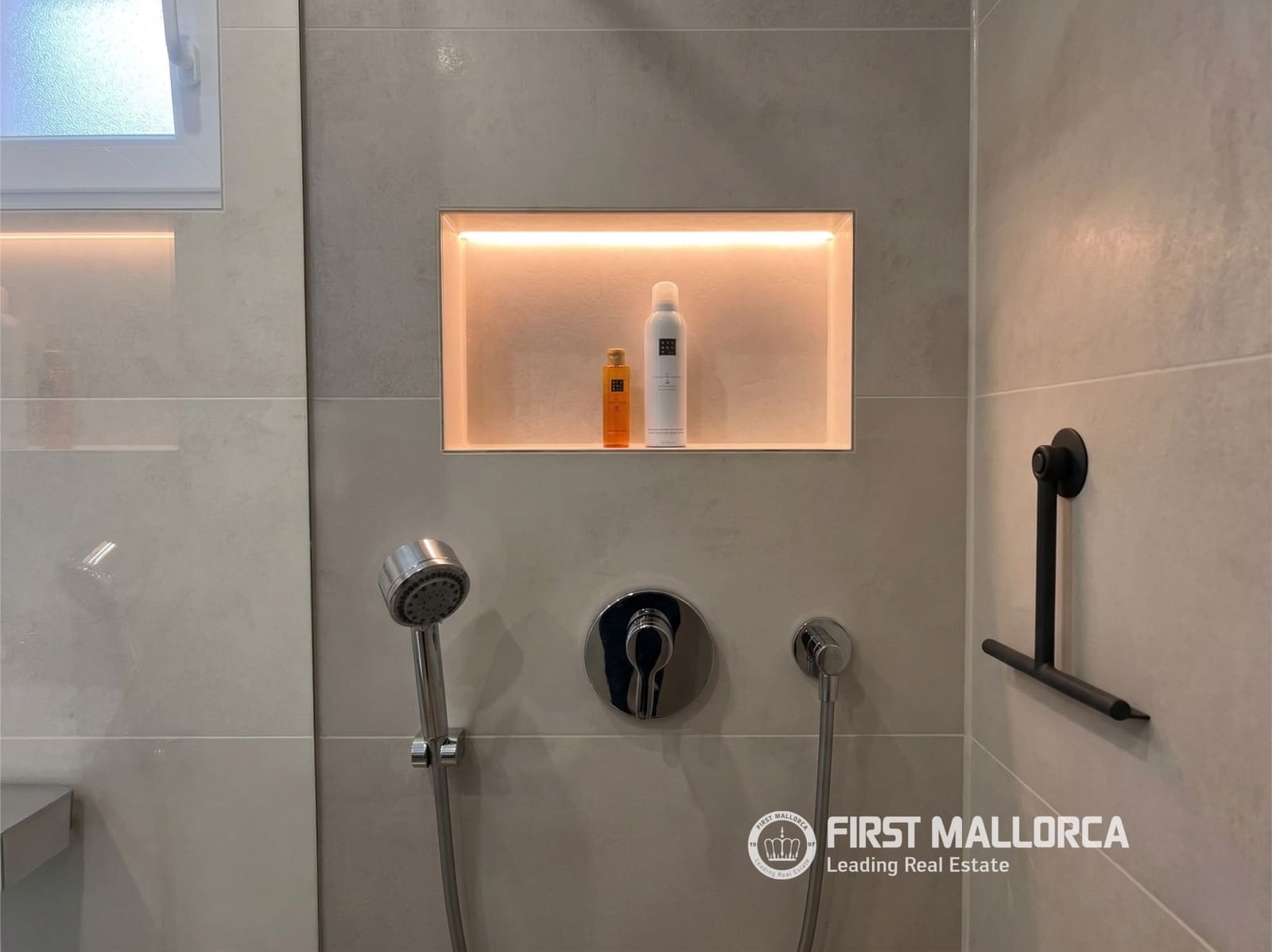 2 bedroom Penthouse for sale in El Toro / Port Adriano with garage - € 1,250,000 (Ref: 9733958)