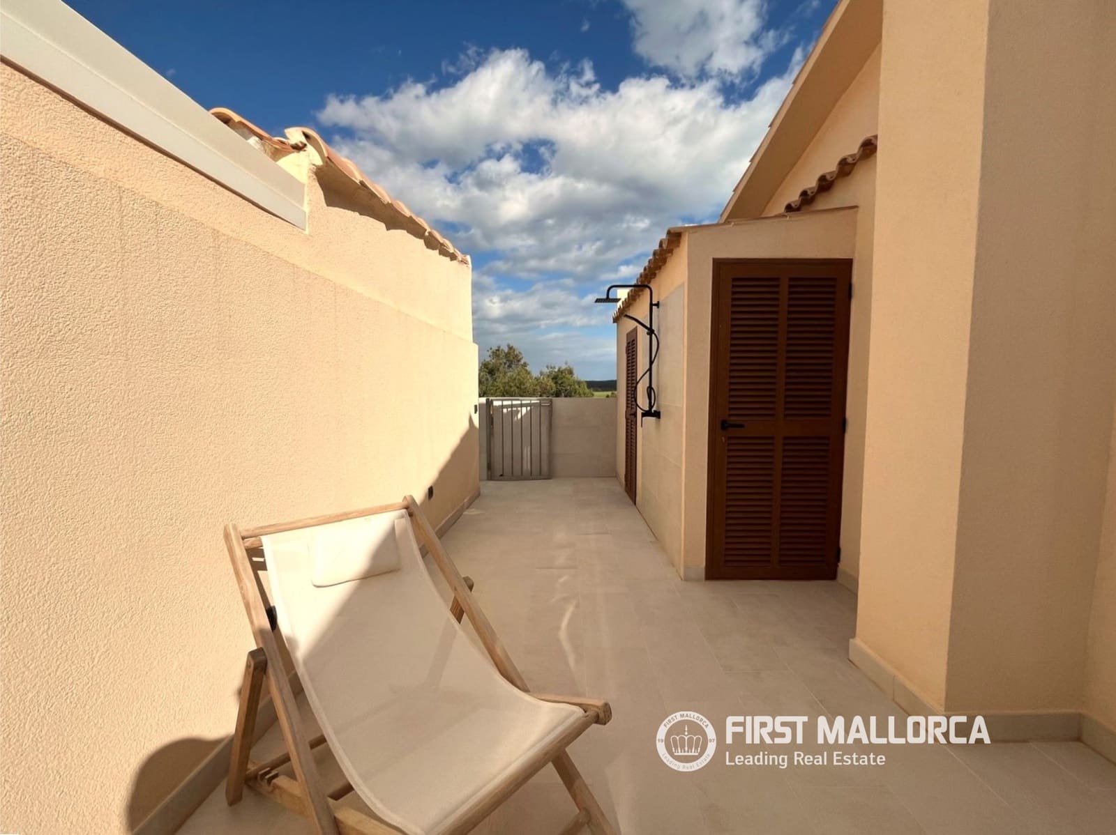 2 bedroom Penthouse for sale in El Toro / Port Adriano with garage - € 1,250,000 (Ref: 9733958)