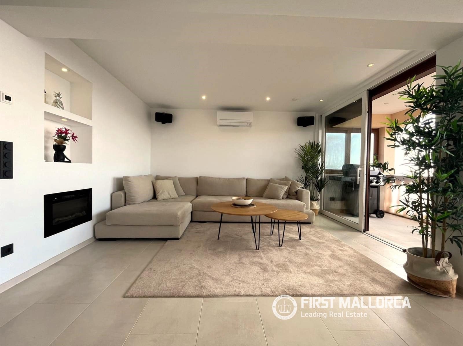 2 bedroom Penthouse for sale in El Toro / Port Adriano with garage - € 1,250,000 (Ref: 9733958)