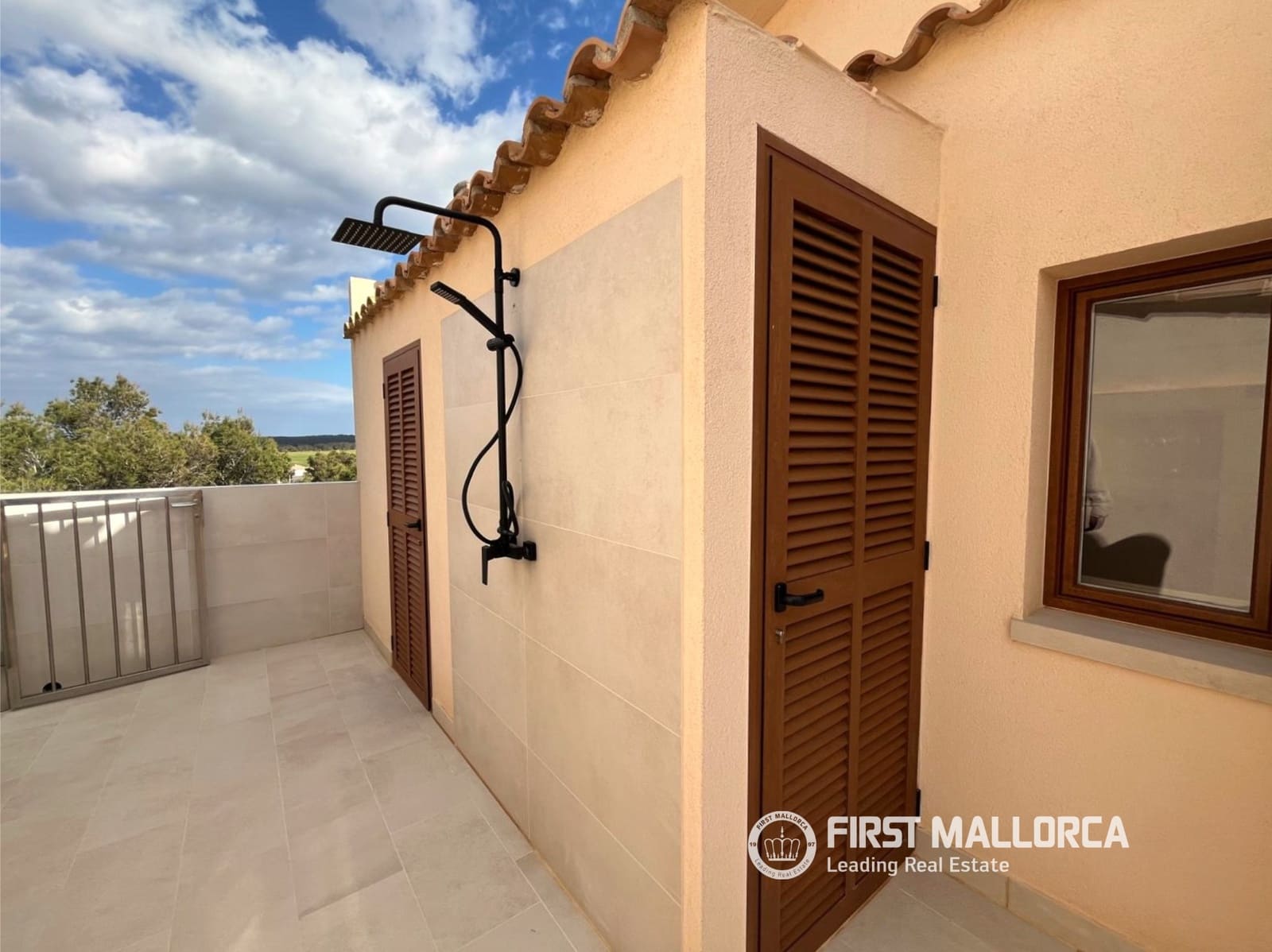 2 bedroom Penthouse for sale in El Toro / Port Adriano with garage - € 1,250,000 (Ref: 9733958)