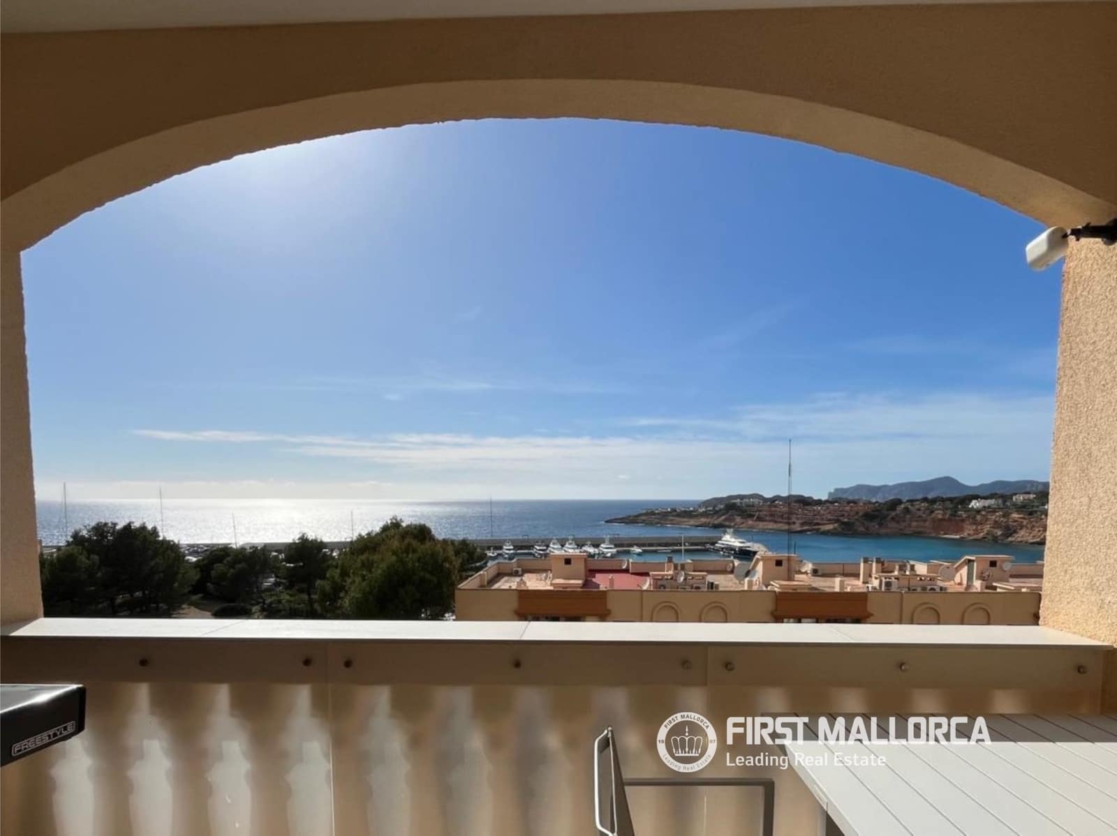 2 bedroom Penthouse for sale in El Toro / Port Adriano with garage - € 1,250,000 (Ref: 9733958)
