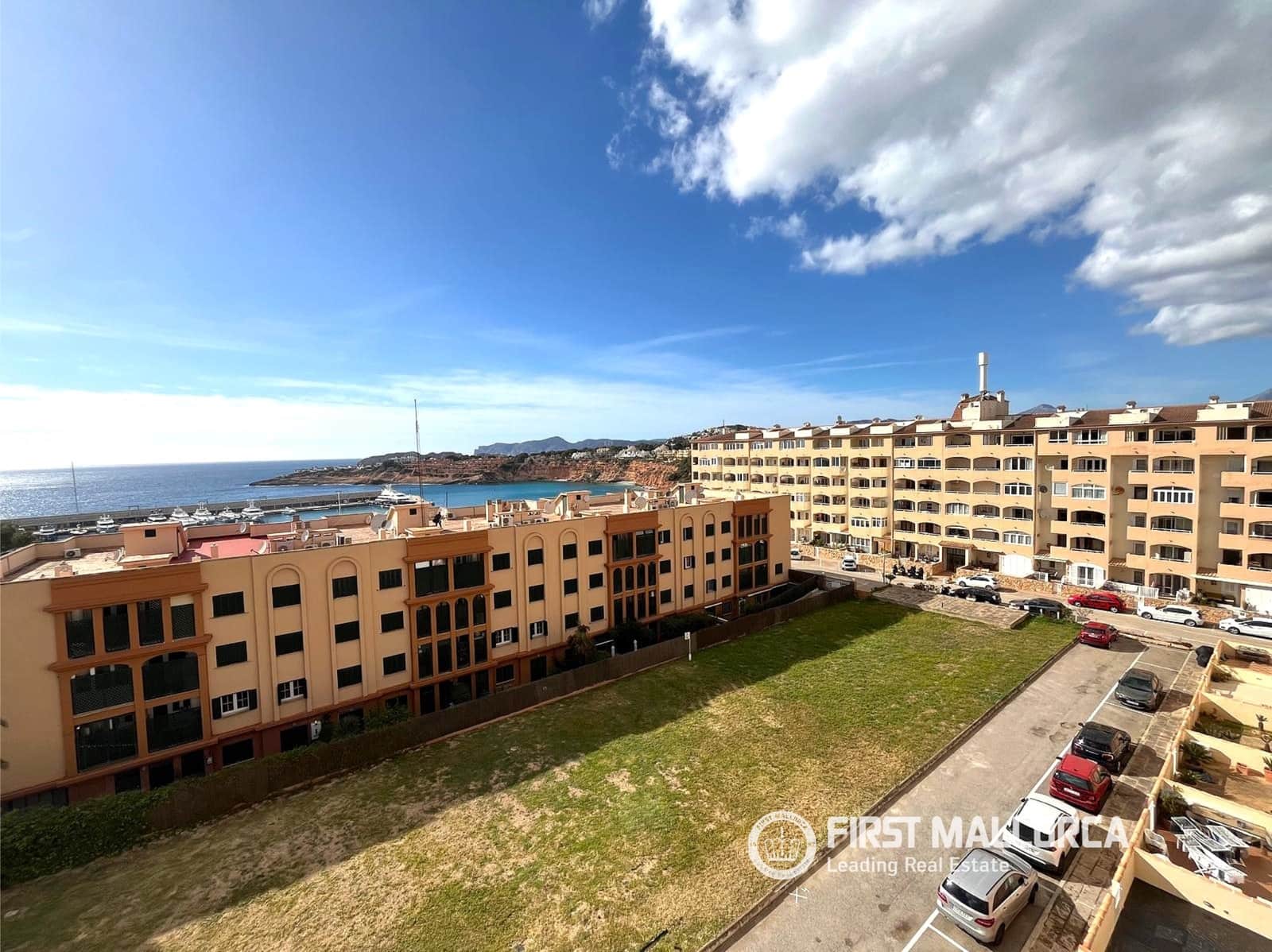 2 bedroom Penthouse for sale in El Toro / Port Adriano with garage - € 1,250,000 (Ref: 9733958)