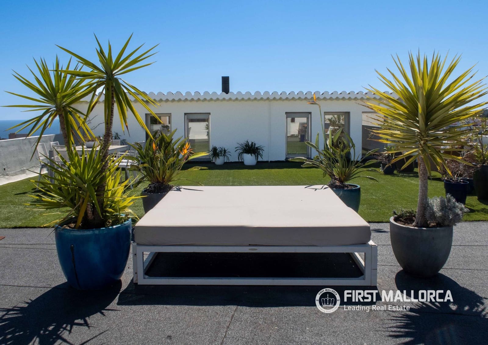 2 bedroom Apartment for sale in Genova with garage - € 1,800,000 (Ref: 9733960)