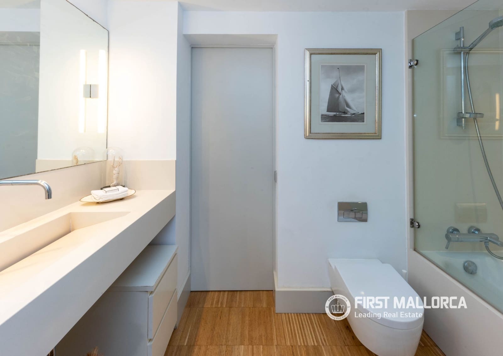 2 bedroom Apartment for sale in Genova with garage - € 1,800,000 (Ref: 9733960)