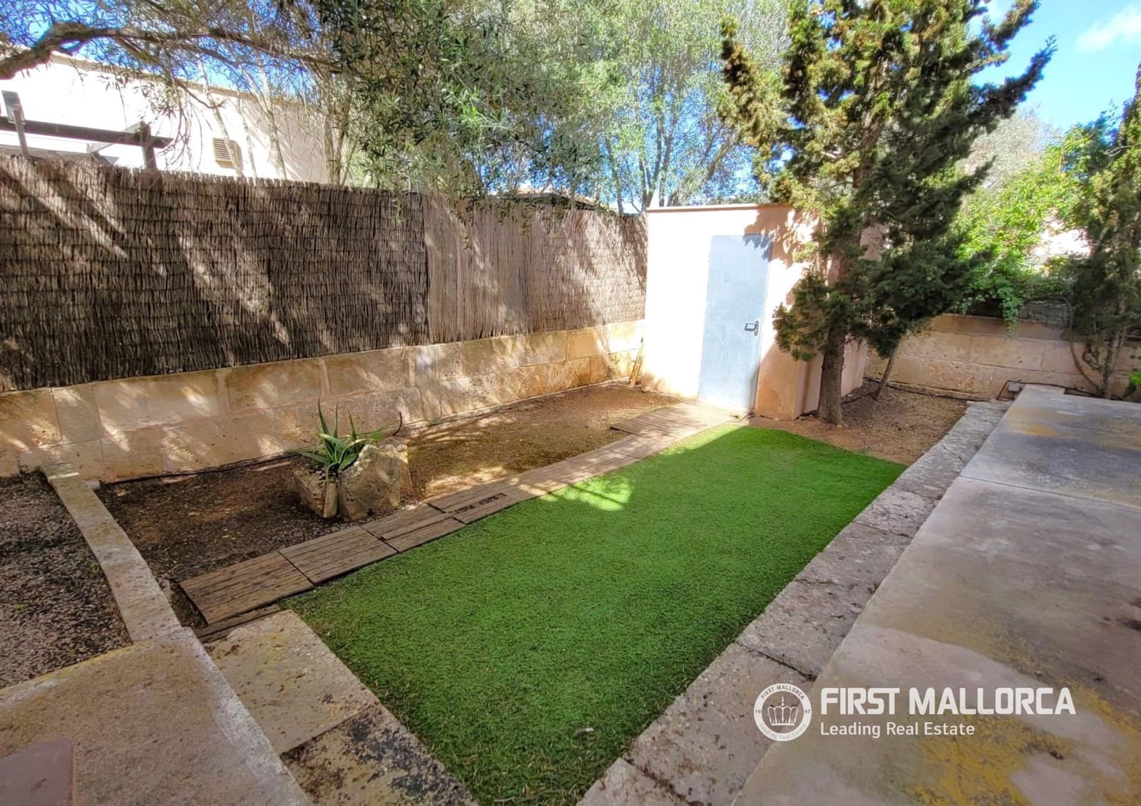 3 soveværelse Villa til leje i Llucmajor med swimmingpool - € 2.300 (Ref: 9750974)