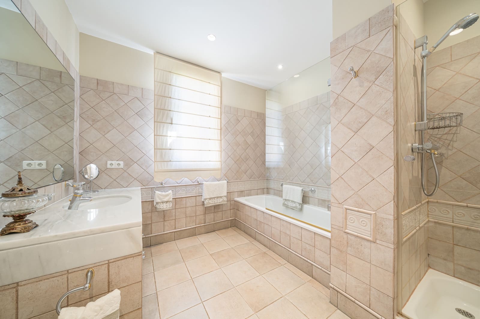 3 soveværelse Lejlighed til salg i Portals Nous med garage - € 5.200.000 (Ref: 9750975)