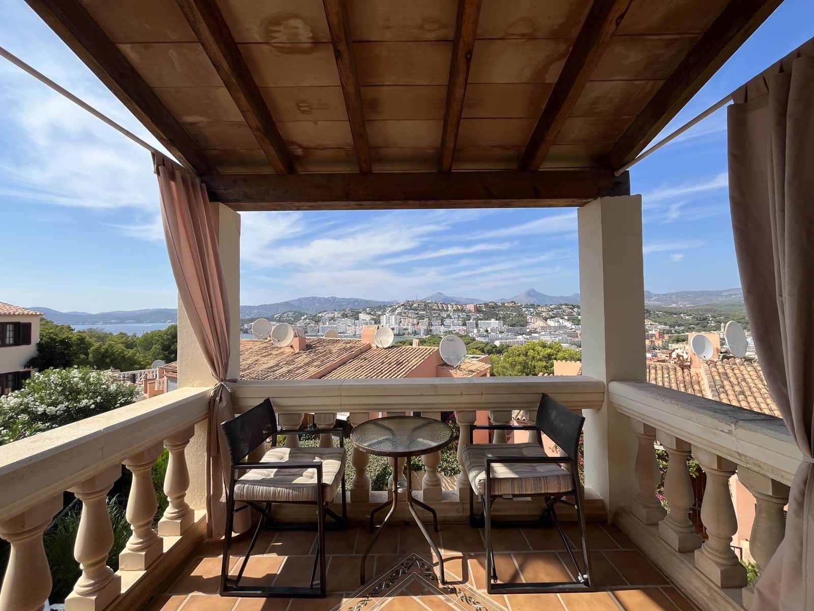 3 slaapkamer Halfvrijstaande villa te koop in Santa Ponsa met garage - € 1.150.000 (Ref: 9750976)