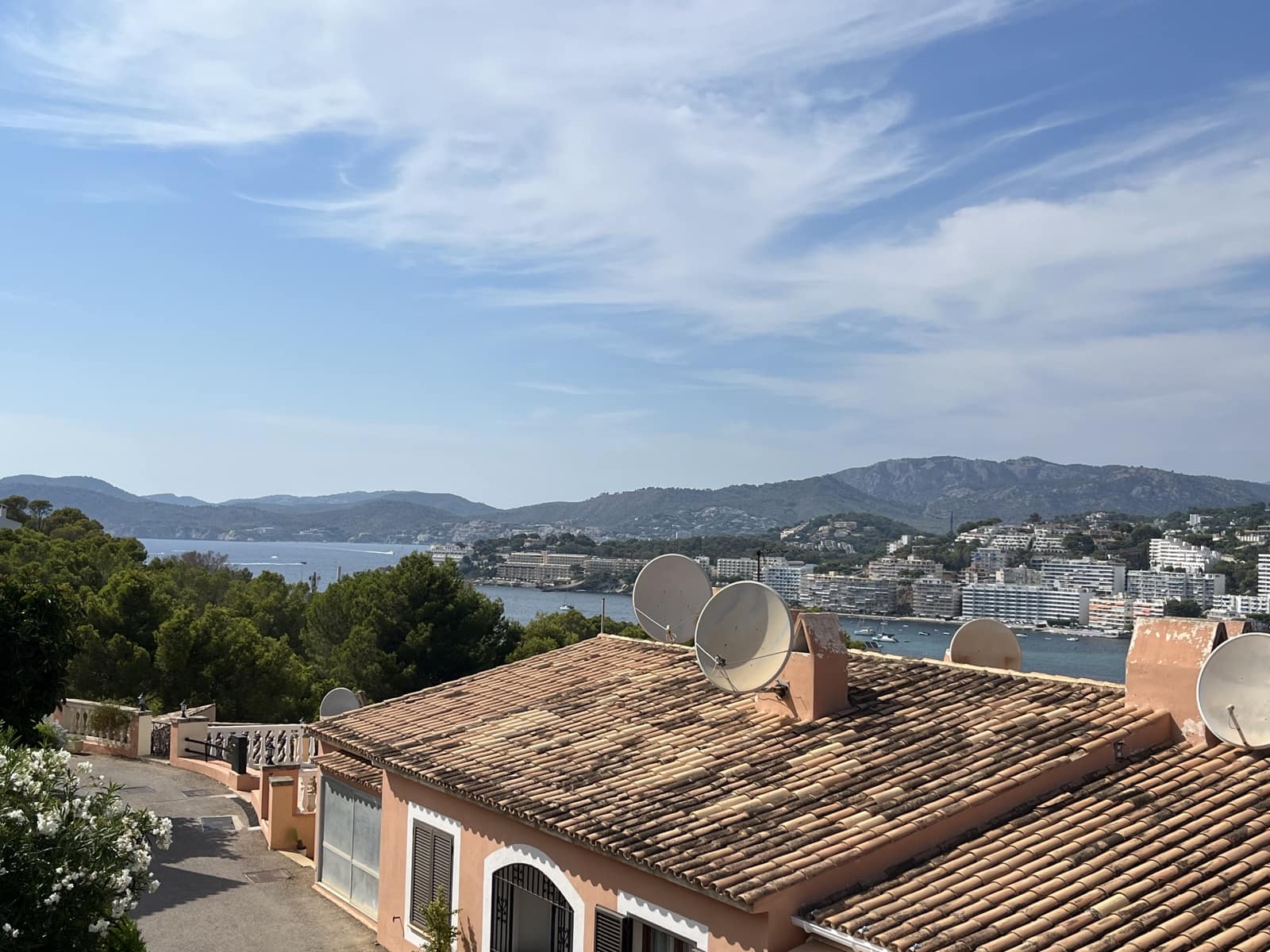 3 slaapkamer Halfvrijstaande villa te koop in Santa Ponsa met garage - € 1.150.000 (Ref: 9750976)
