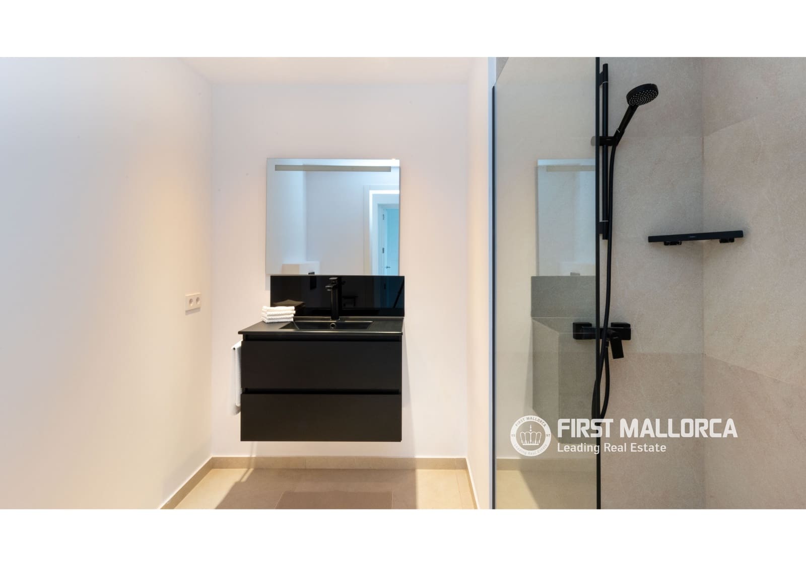 6 quarto Moradia para arrendar em Palmanova com piscina garagem - 9 950 € (Ref: 9750977)