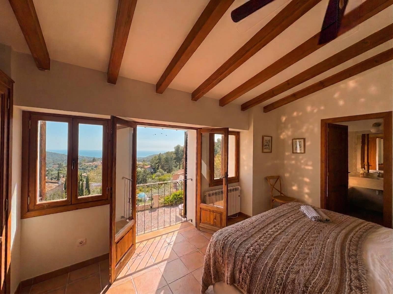 4 soveværelse Byhus til salg i Galilea med swimmingpool garage - € 1.295.000 (Ref: 9758111)