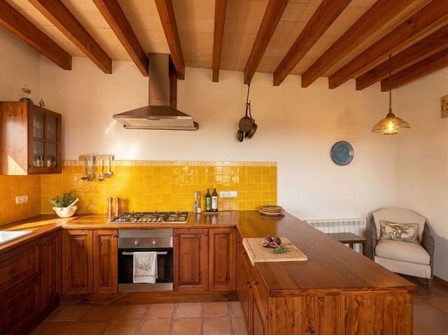 4 soveværelse Byhus til salg i Galilea, Puigpunyent med swimmingpool garage - € 1.295.000 (Ref: 9758111)