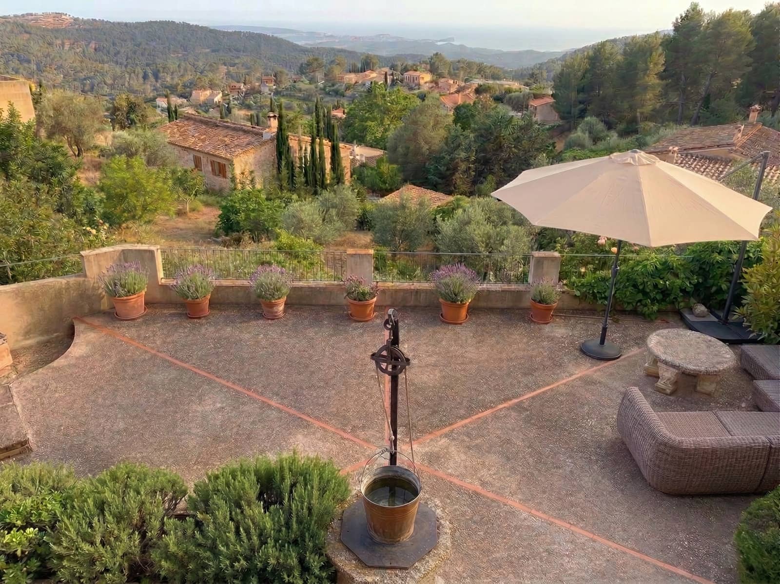 4 soveværelse Byhus til salg i Galilea med swimmingpool garage - € 1.295.000 (Ref: 9758111)