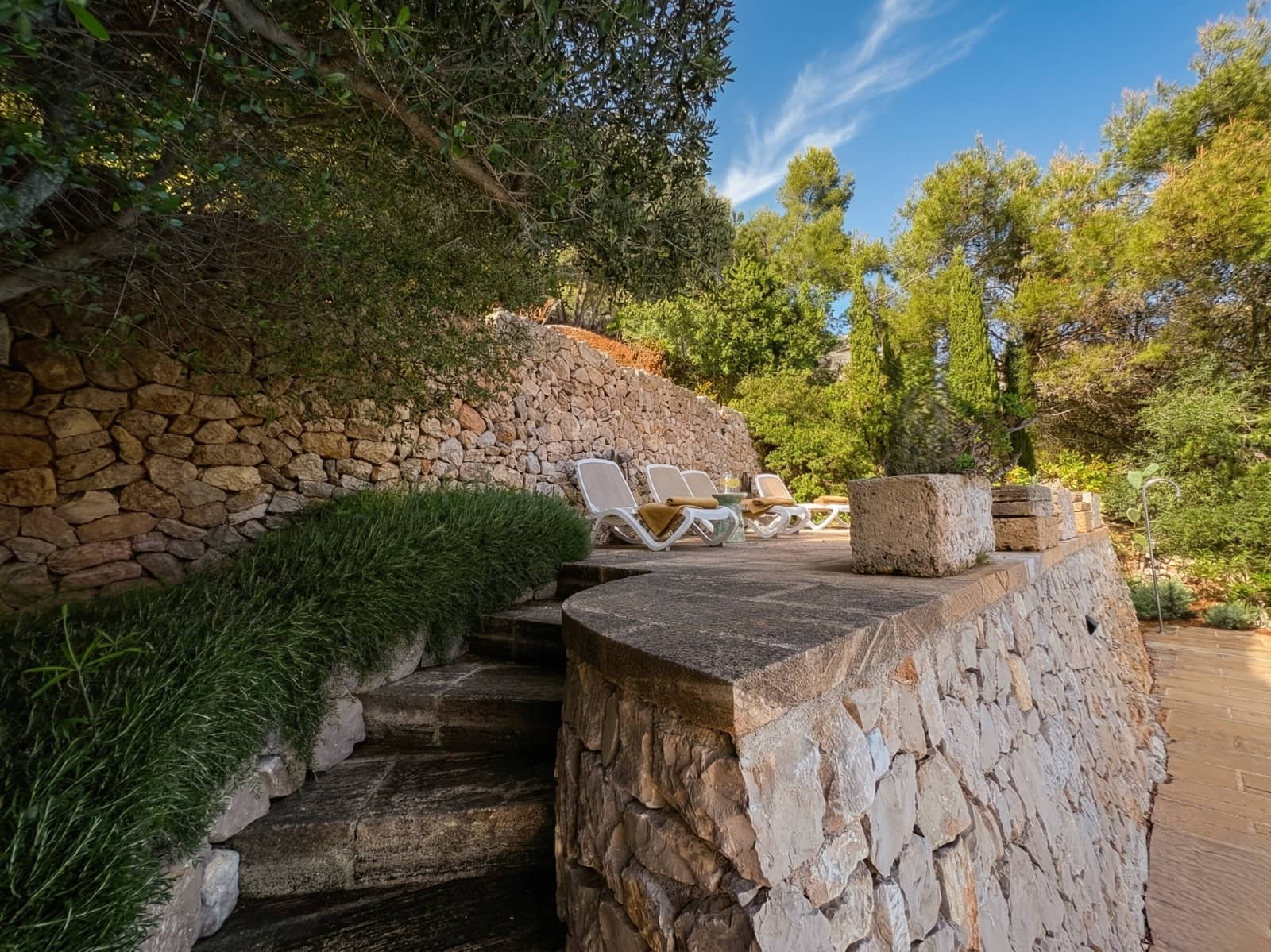 4 soveværelse Byhus til salg i Galilea med swimmingpool garage - € 1.295.000 (Ref: 9758111)