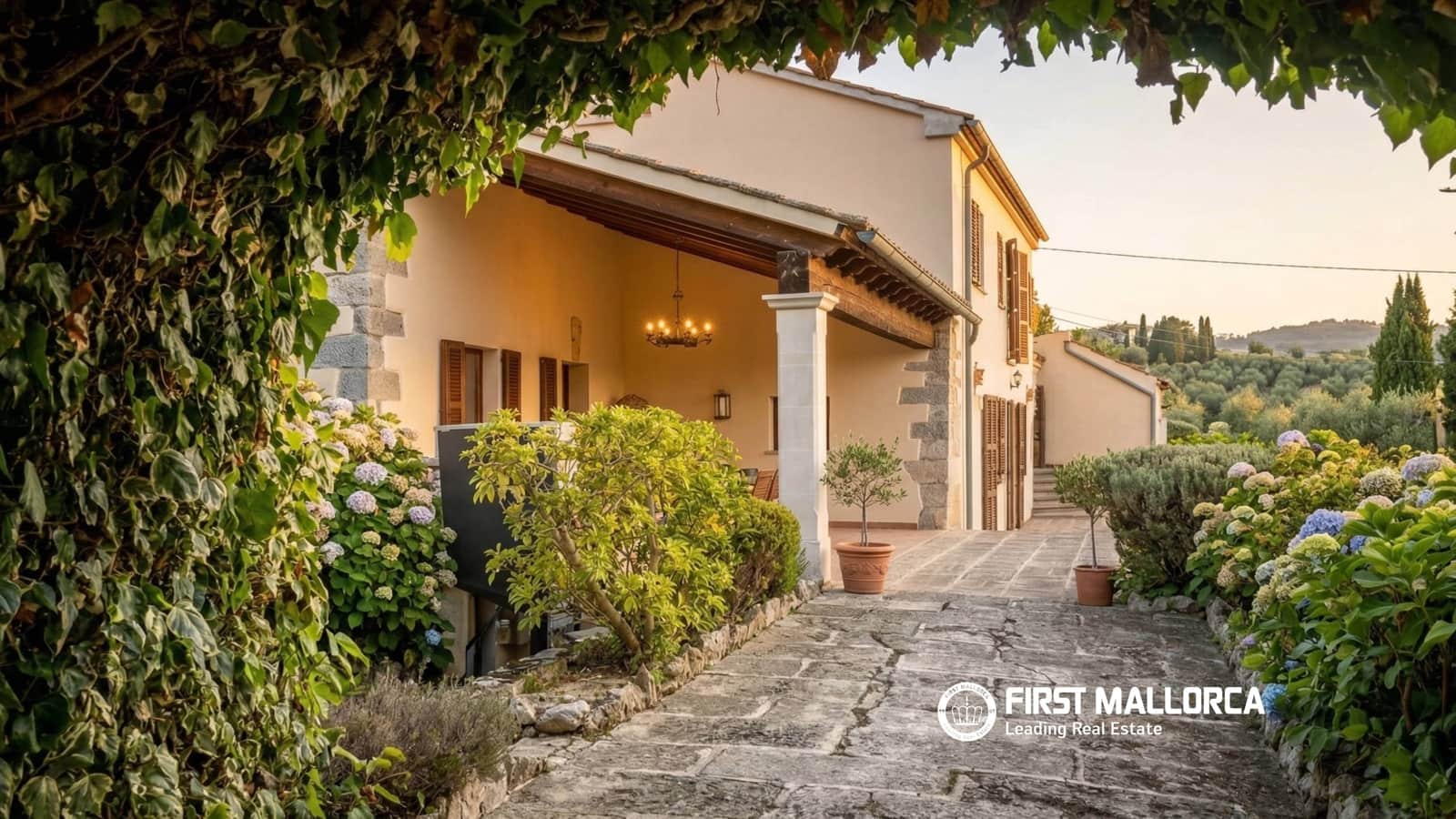 4 bedroom Townhouse for sale in Galilea with pool garage - € 1,295,000 (Ref: 9758111)