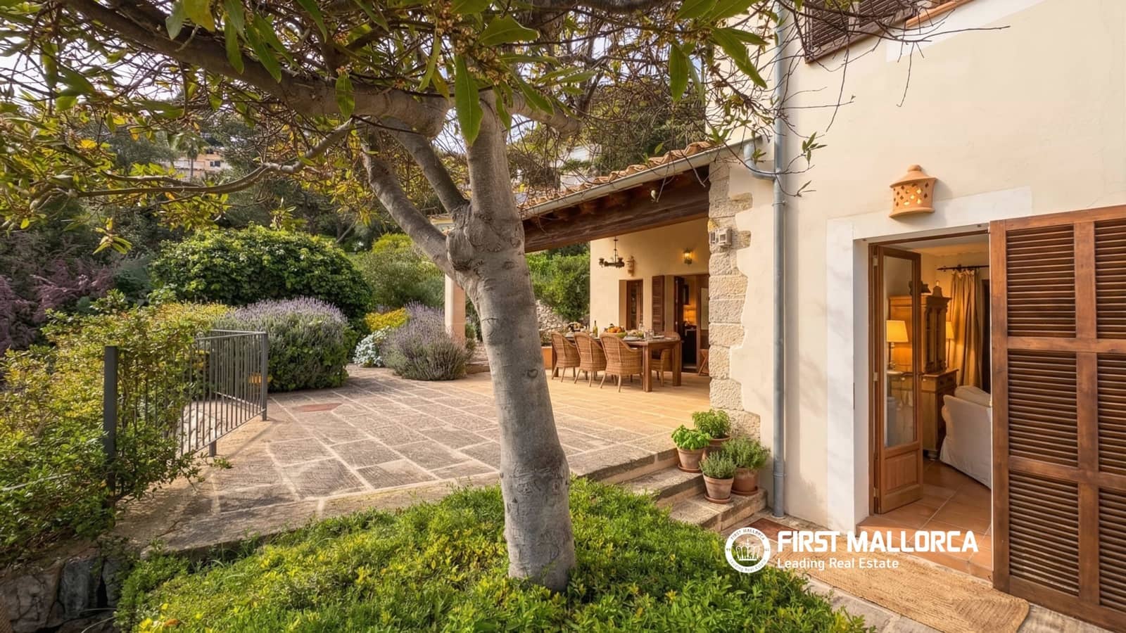 4 bedroom Townhouse for sale in Galilea with pool garage - € 1,295,000 (Ref: 9758111)