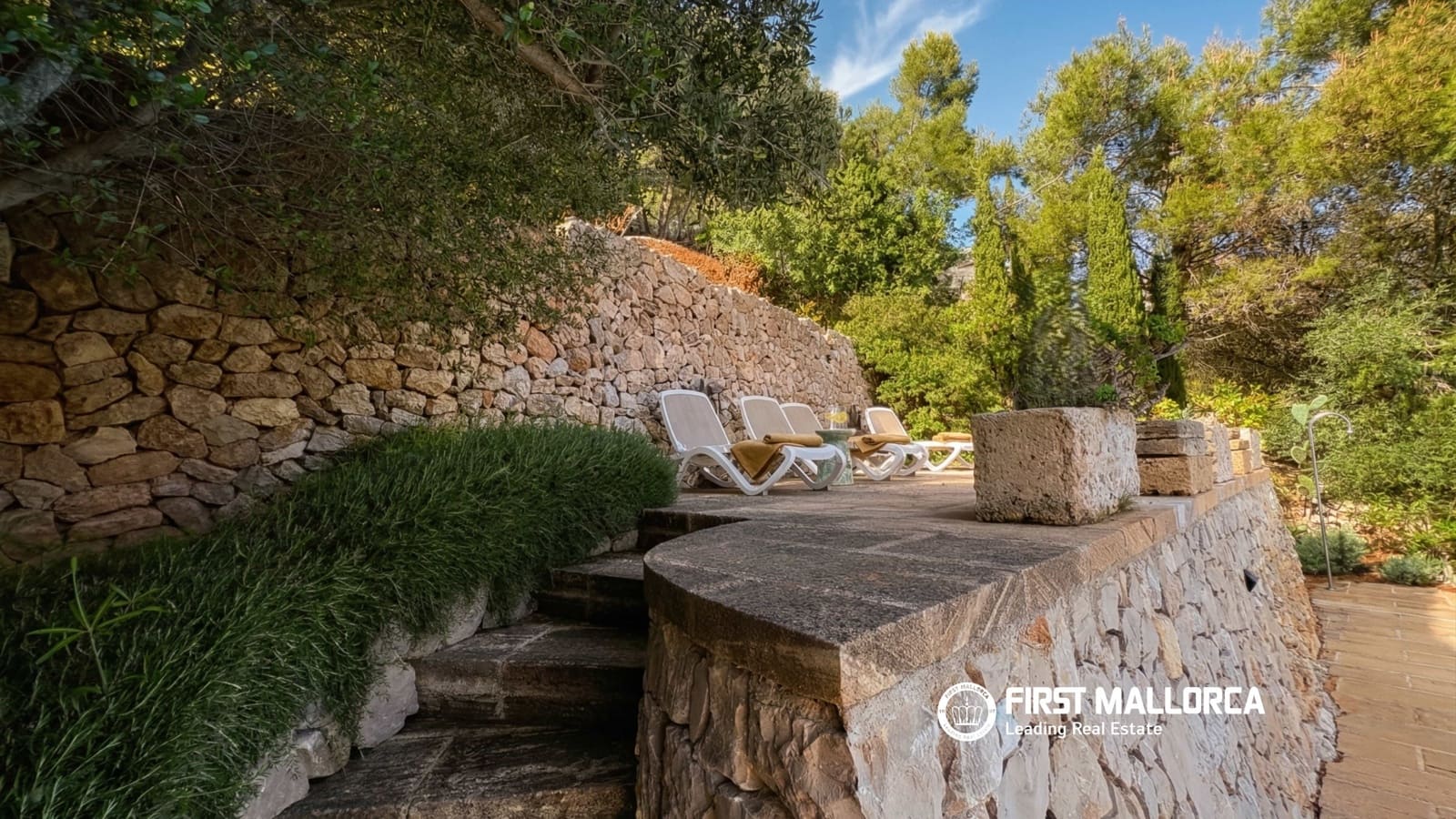 4 bedroom Townhouse for sale in Galilea with pool garage - € 1,295,000 (Ref: 9758111)