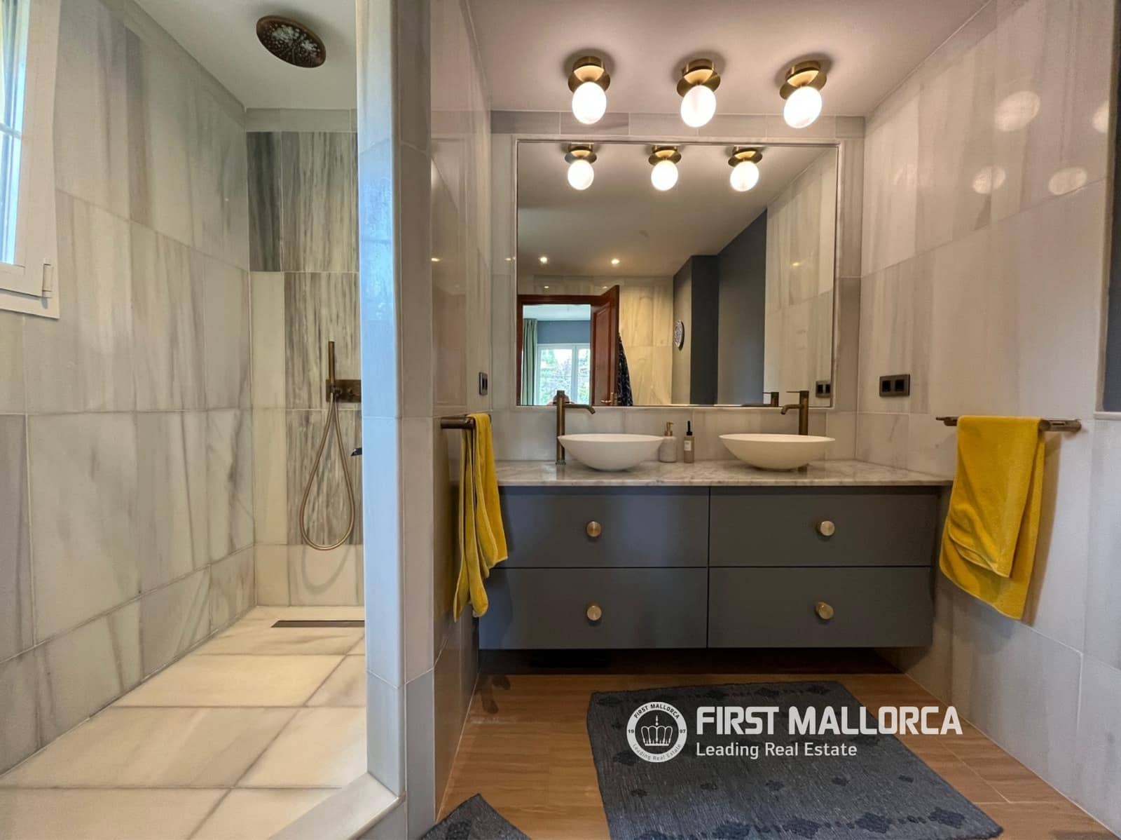 Penthouse de 2 chambres à louer à Bendinat avec piscine garage - 4 800 € (Ref: 9777223)