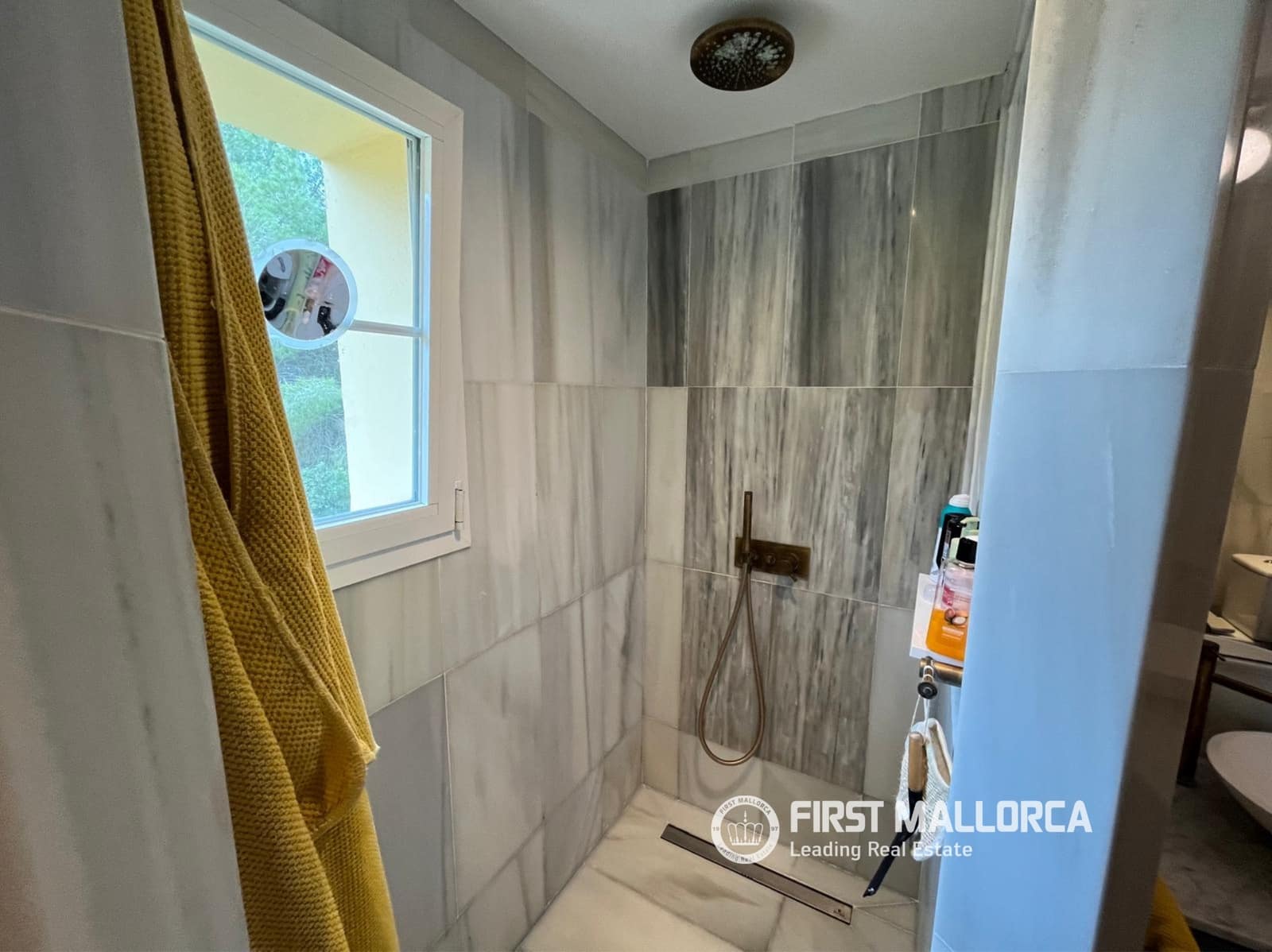 Penthouse de 2 chambres à louer à Bendinat avec piscine garage - 4 800 € (Ref: 9777223)