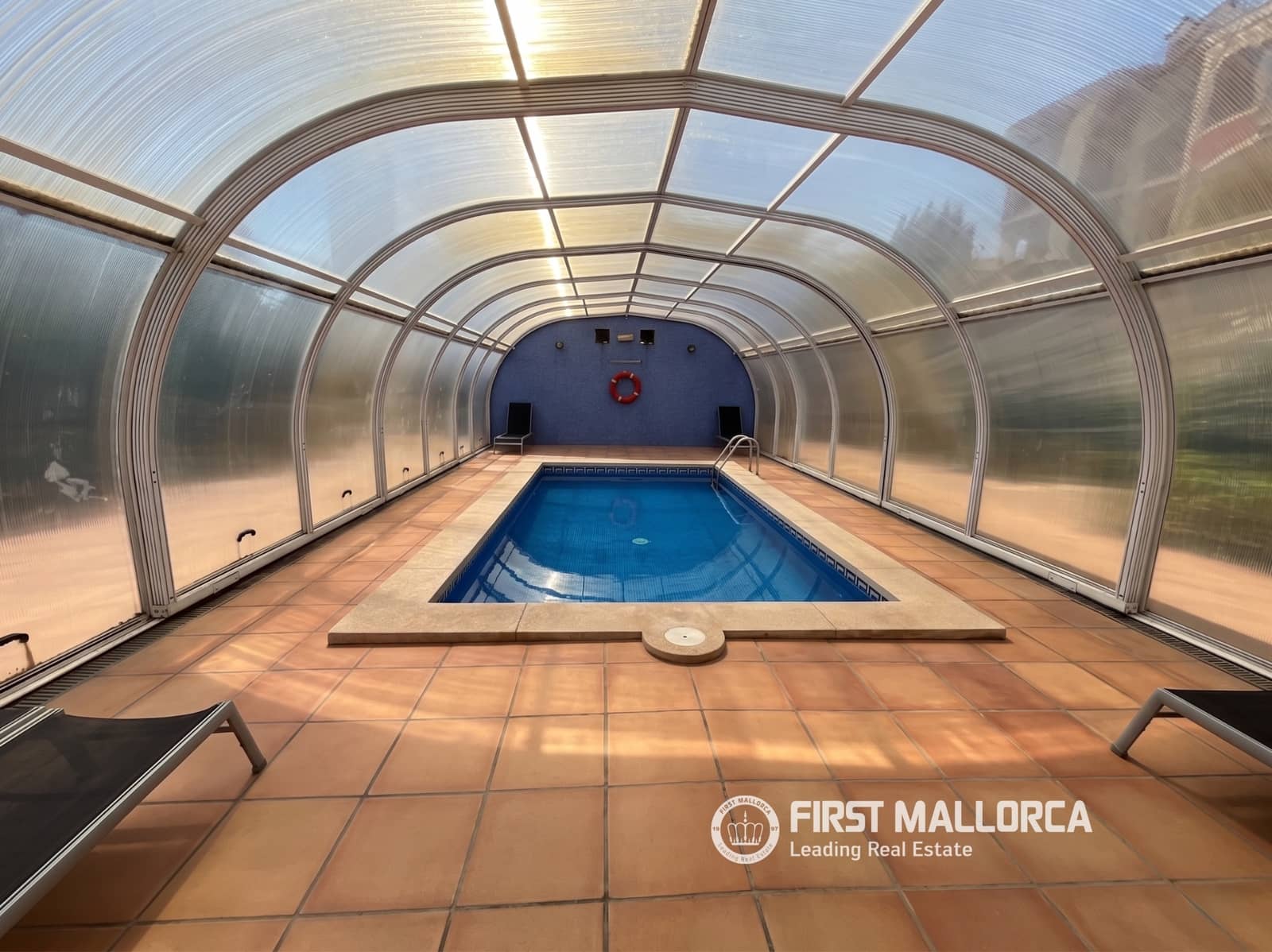 Penthouse de 2 chambres à louer à Bendinat avec piscine garage - 4 800 € (Ref: 9777223)