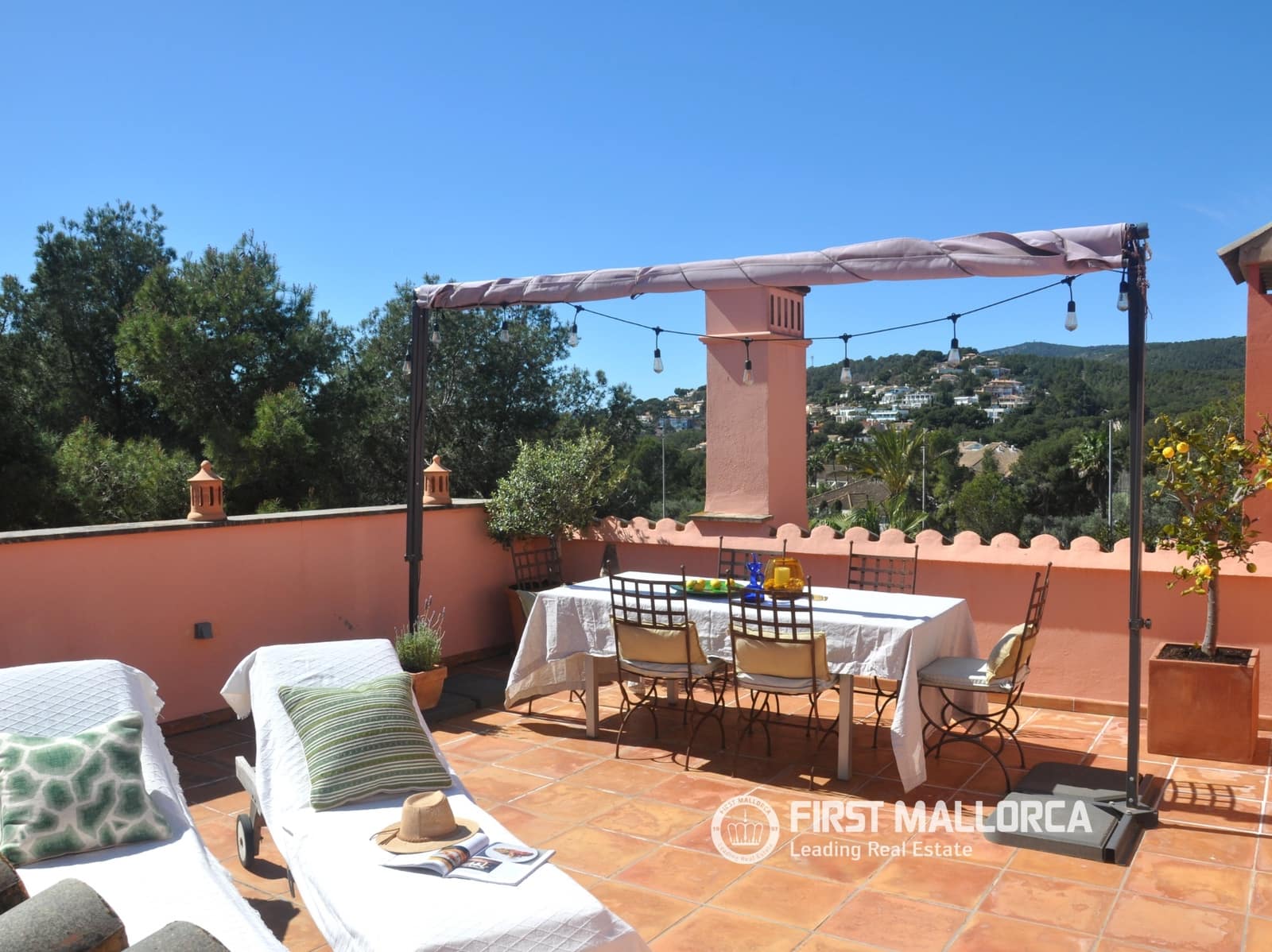 Penthouse de 2 chambres à louer à Bendinat avec piscine garage - 4 800 € (Ref: 9777223)