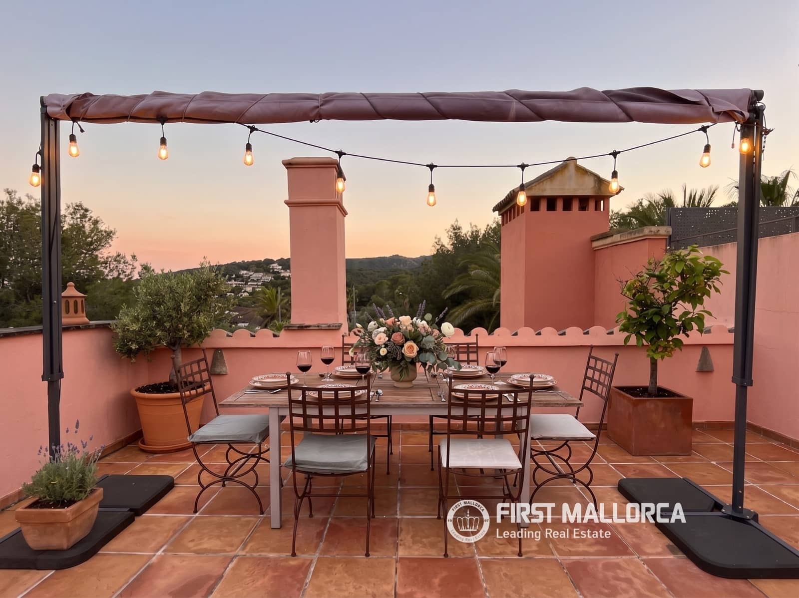 Penthouse de 2 chambres à louer à Bendinat avec piscine garage - 4 800 € (Ref: 9777223)