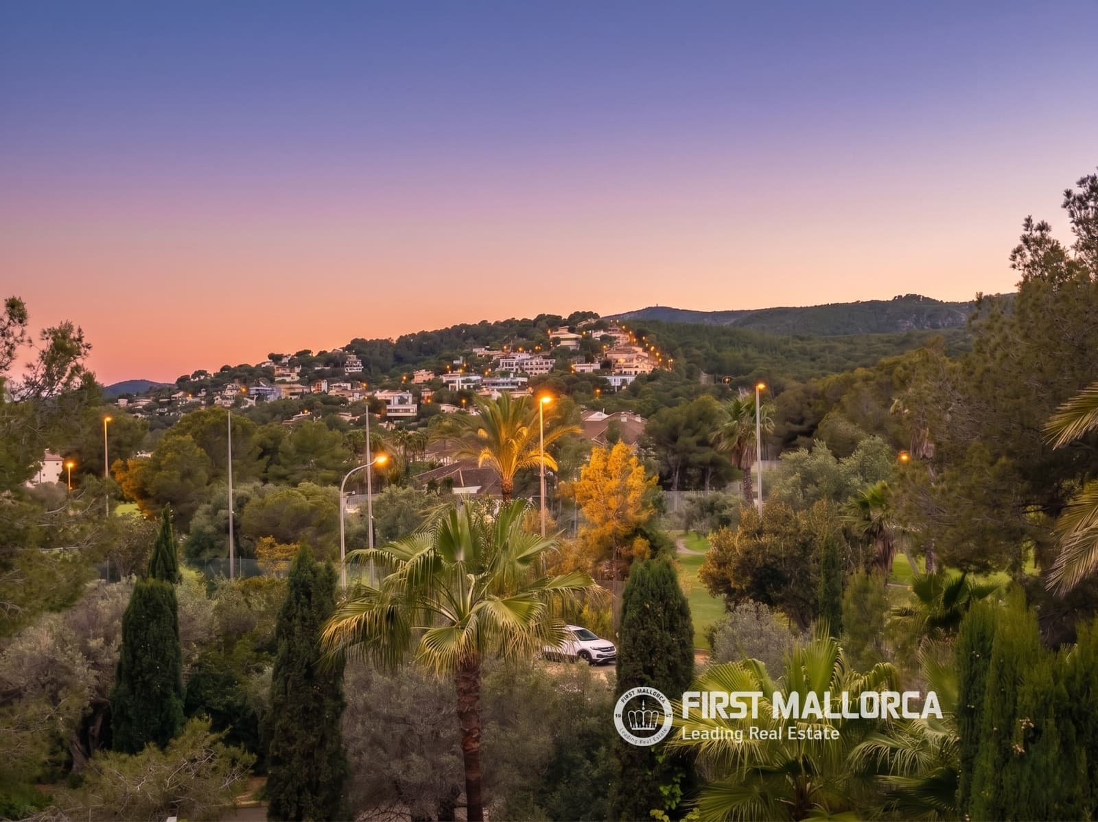 Penthouse de 2 chambres à louer à Bendinat avec piscine garage - 4 800 € (Ref: 9777223)