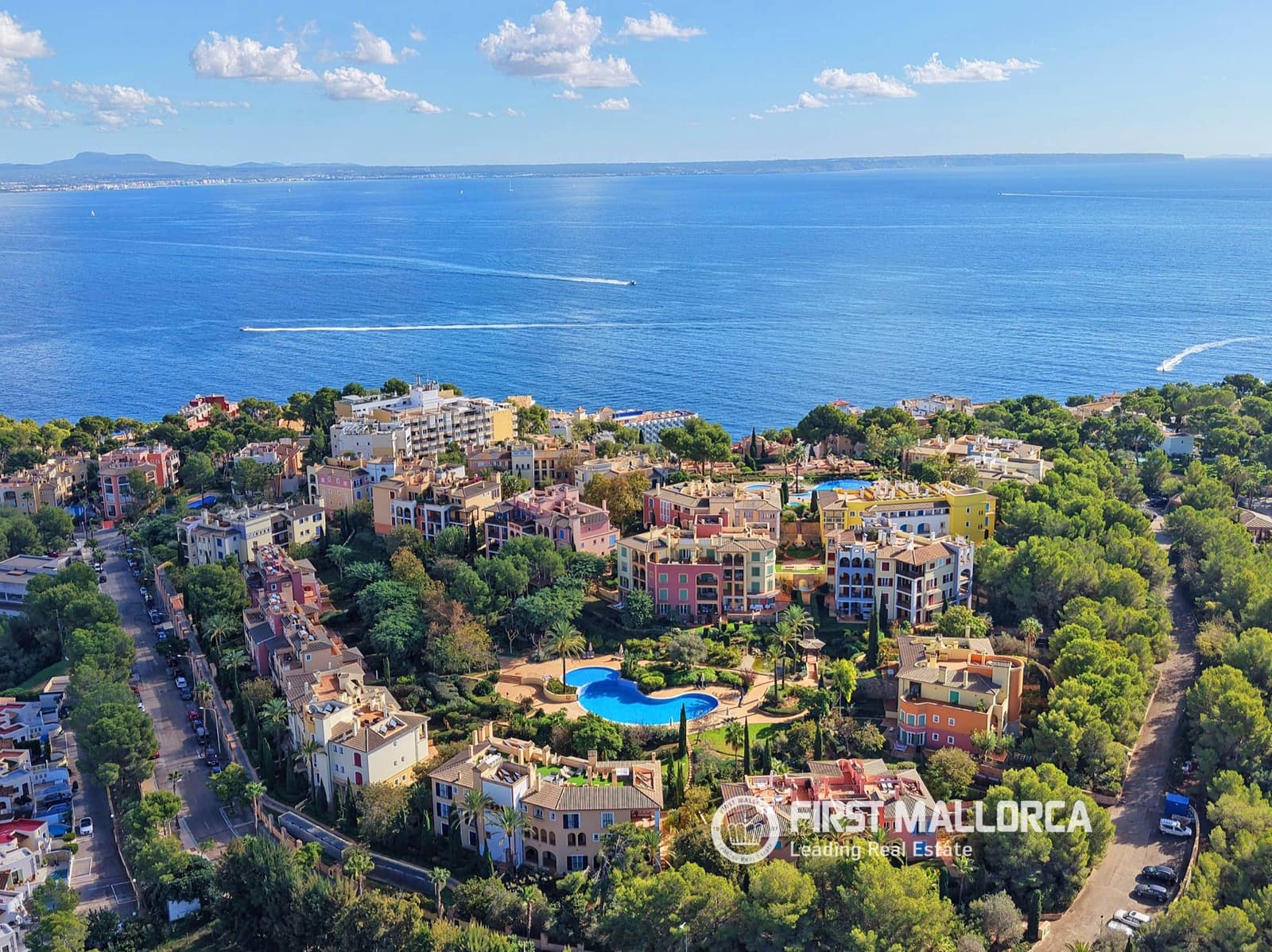 Penthouse de 2 chambres à louer à Bendinat avec piscine garage - 4 800 € (Ref: 9777223)