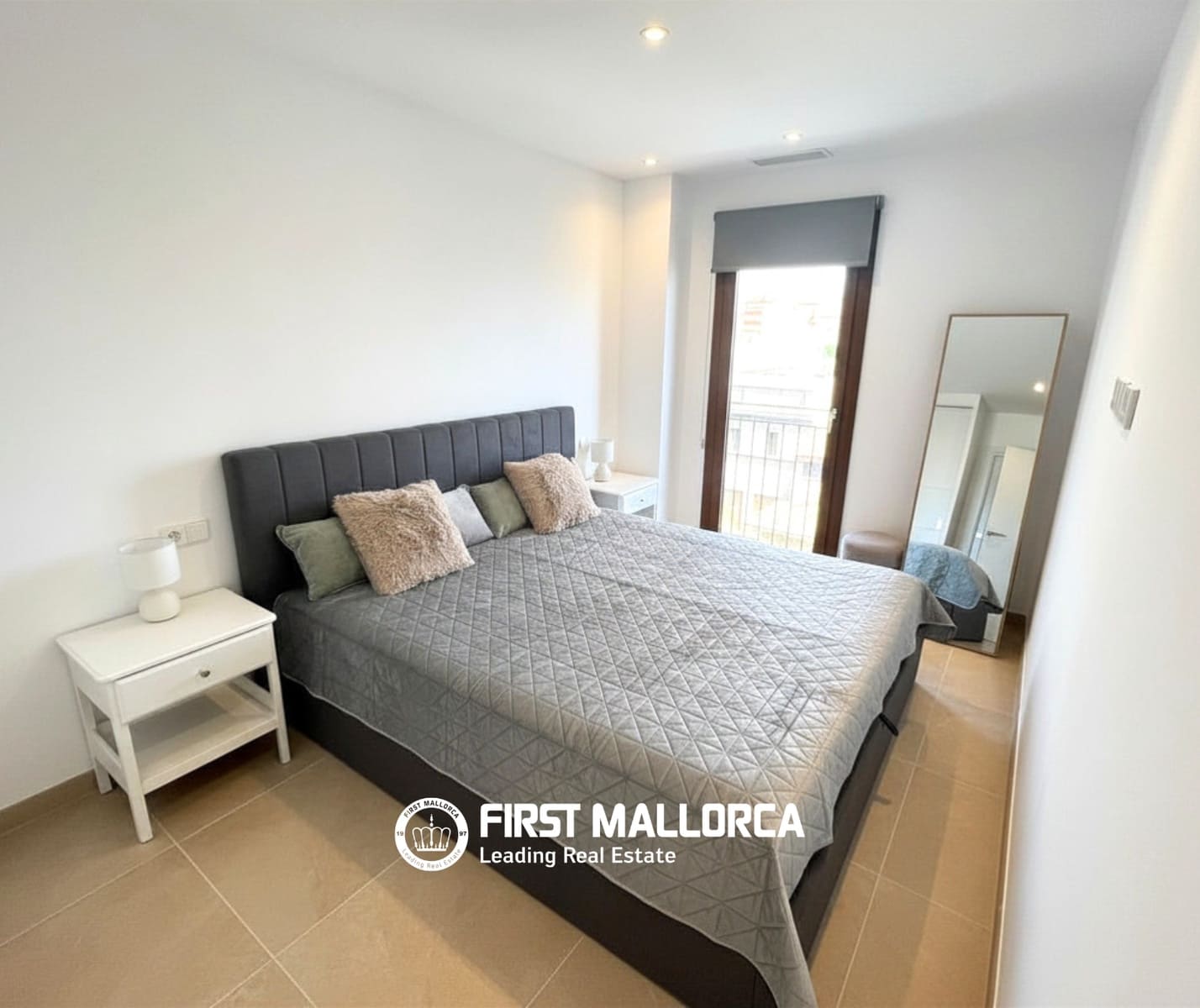 2 bedroom Penthouse for rent in Palma de Mallorca - € 2,300 (Ref: 9779940)