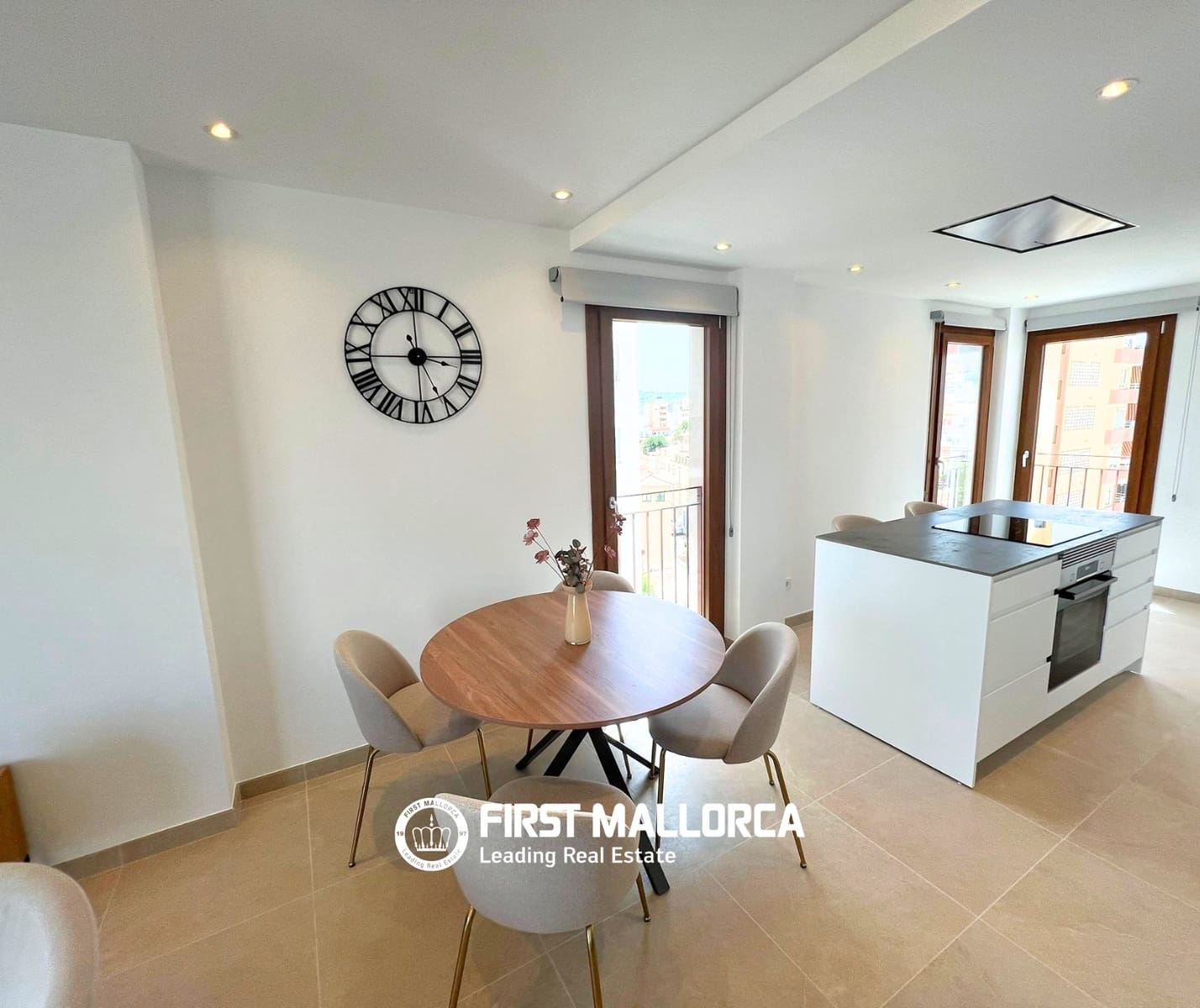2 bedroom Penthouse for rent in Palma de Mallorca - € 2,300 (Ref: 9779940)