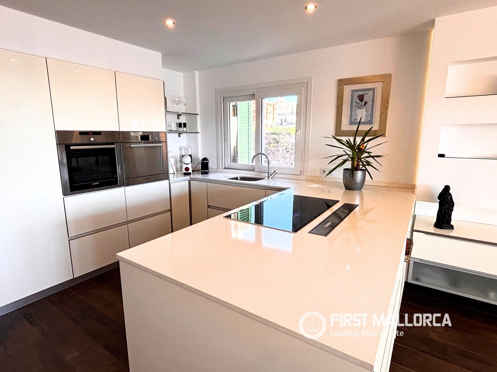 2 soveværelse Lejlighed til salg i El Toro / Port Adriano med garage - € 1.195.000 (Ref: 9782395)