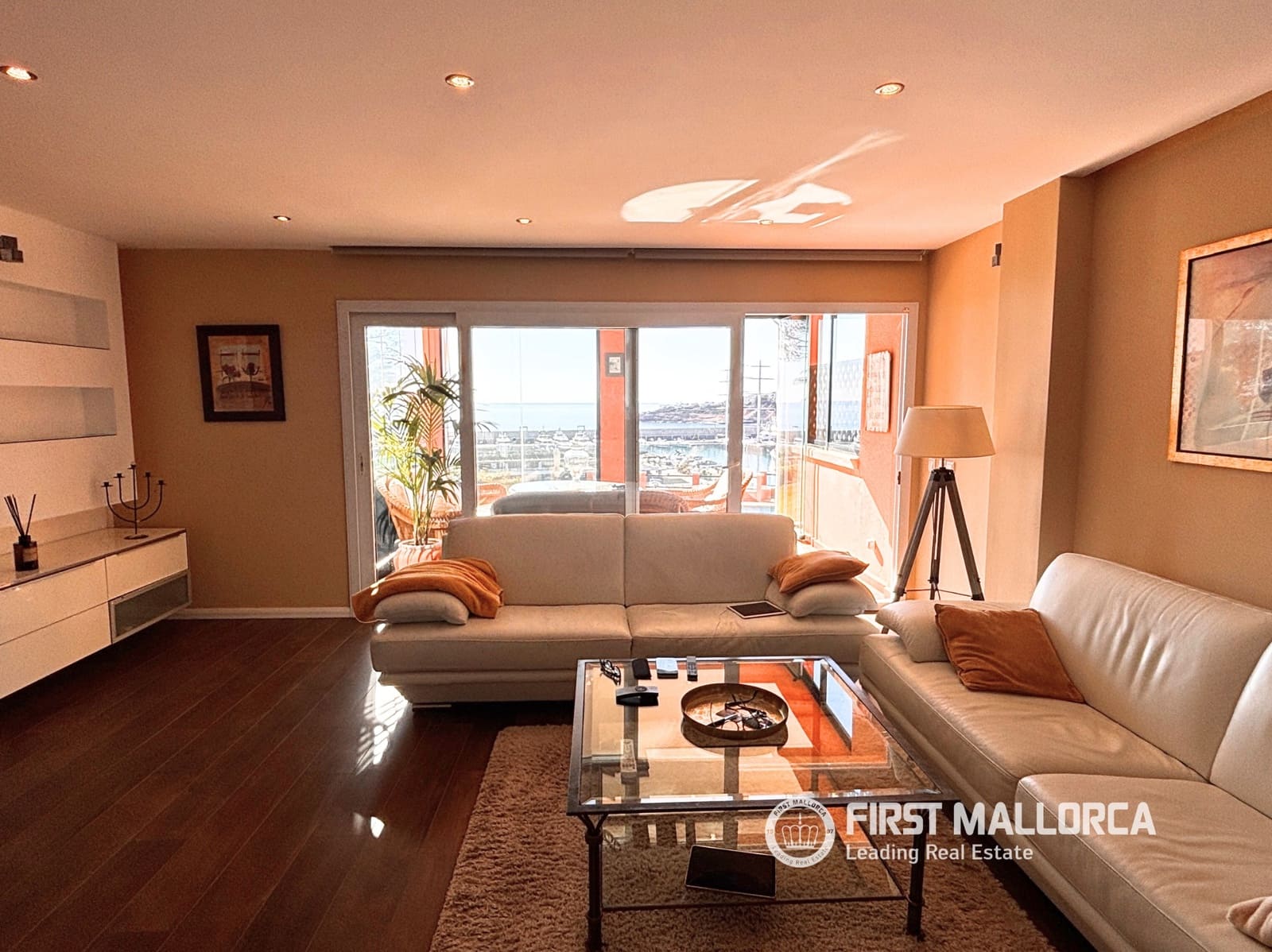 2 soveværelse Lejlighed til salg i El Toro / Port Adriano med garage - € 1.195.000 (Ref: 9782395)