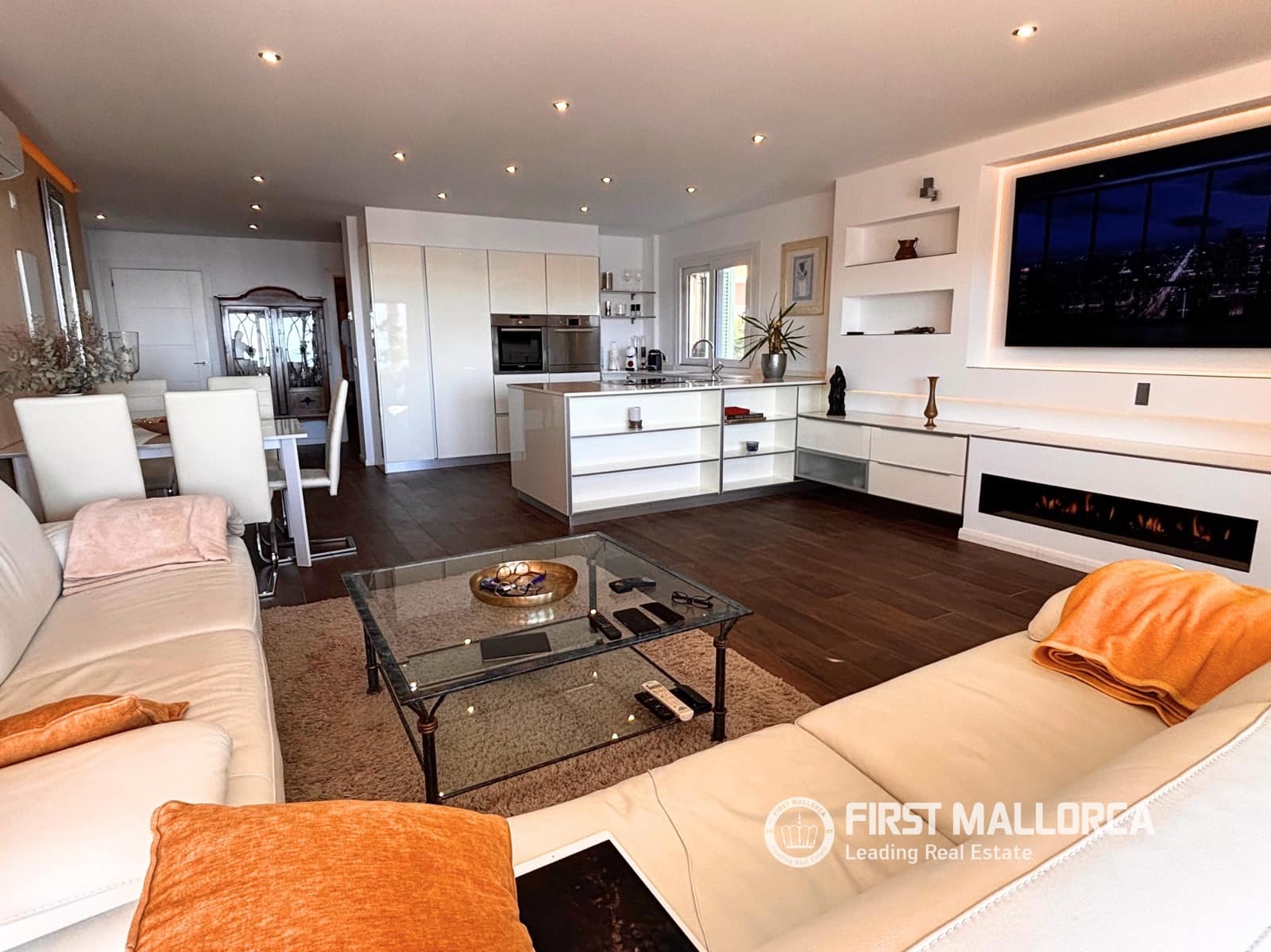 2 soveværelse Lejlighed til salg i El Toro / Port Adriano med garage - € 1.195.000 (Ref: 9782395)