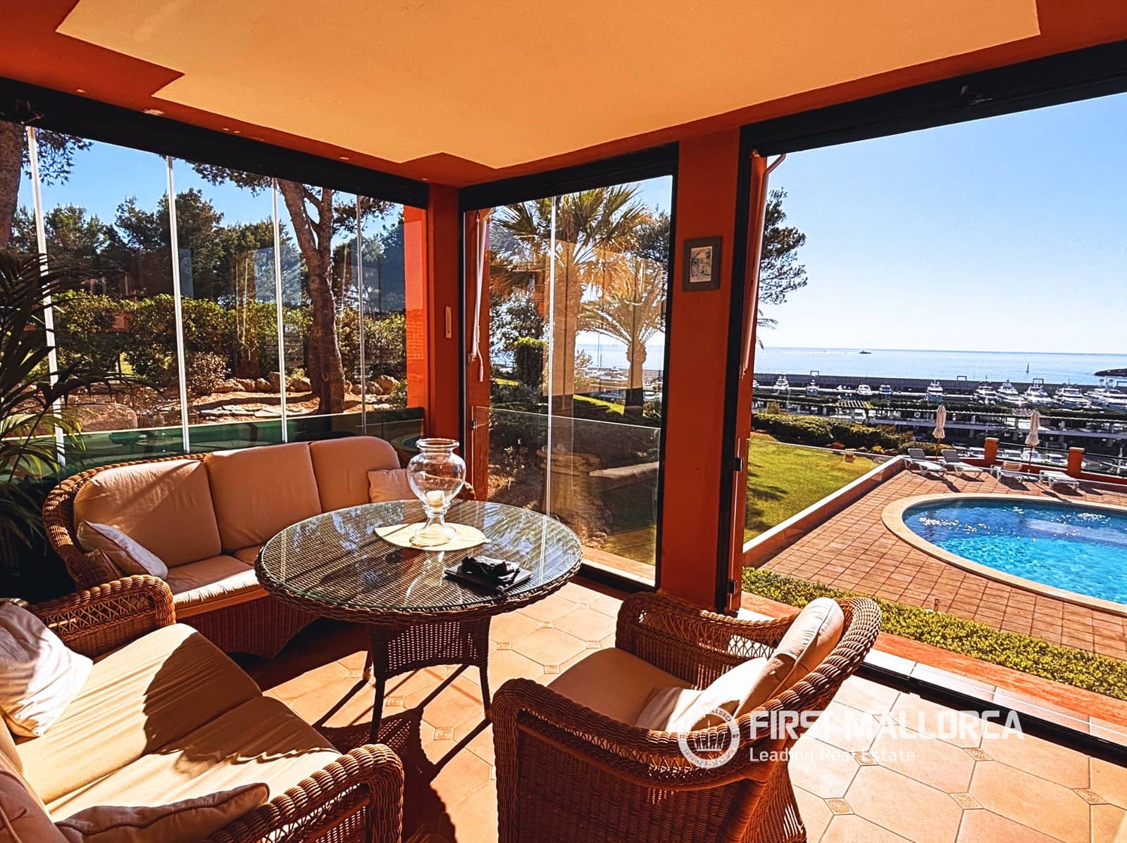 2 soveværelse Lejlighed til salg i El Toro / Port Adriano med garage - € 1.195.000 (Ref: 9782395)