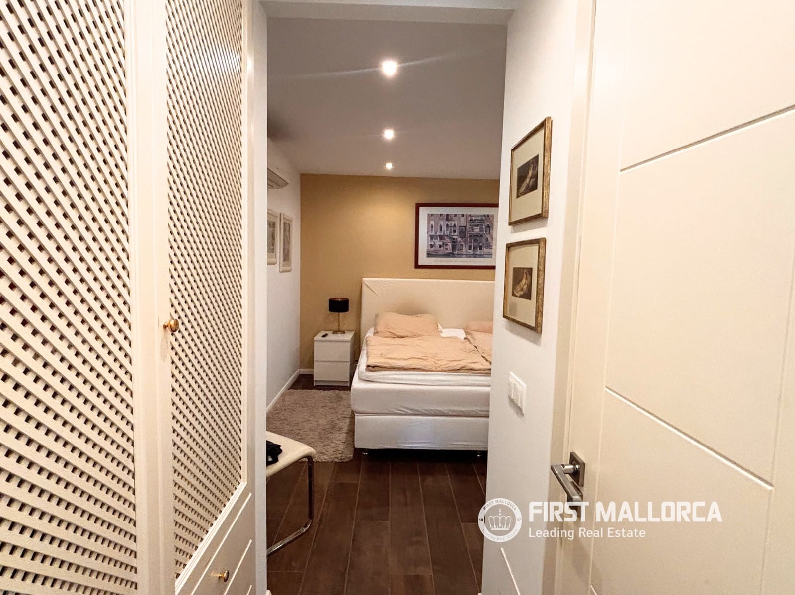 2 soveværelse Lejlighed til salg i El Toro / Port Adriano med garage - € 1.195.000 (Ref: 9782395)