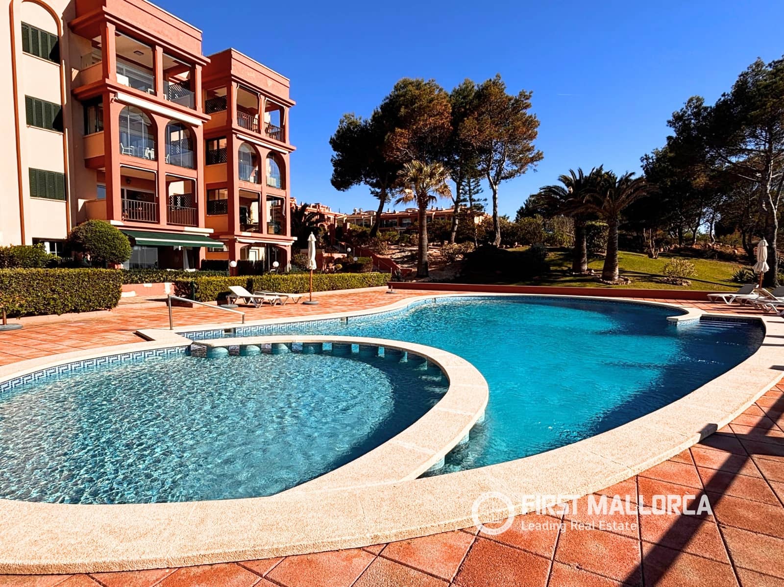 2 soveværelse Lejlighed til salg i El Toro / Port Adriano med garage - € 1.195.000 (Ref: 9782395)