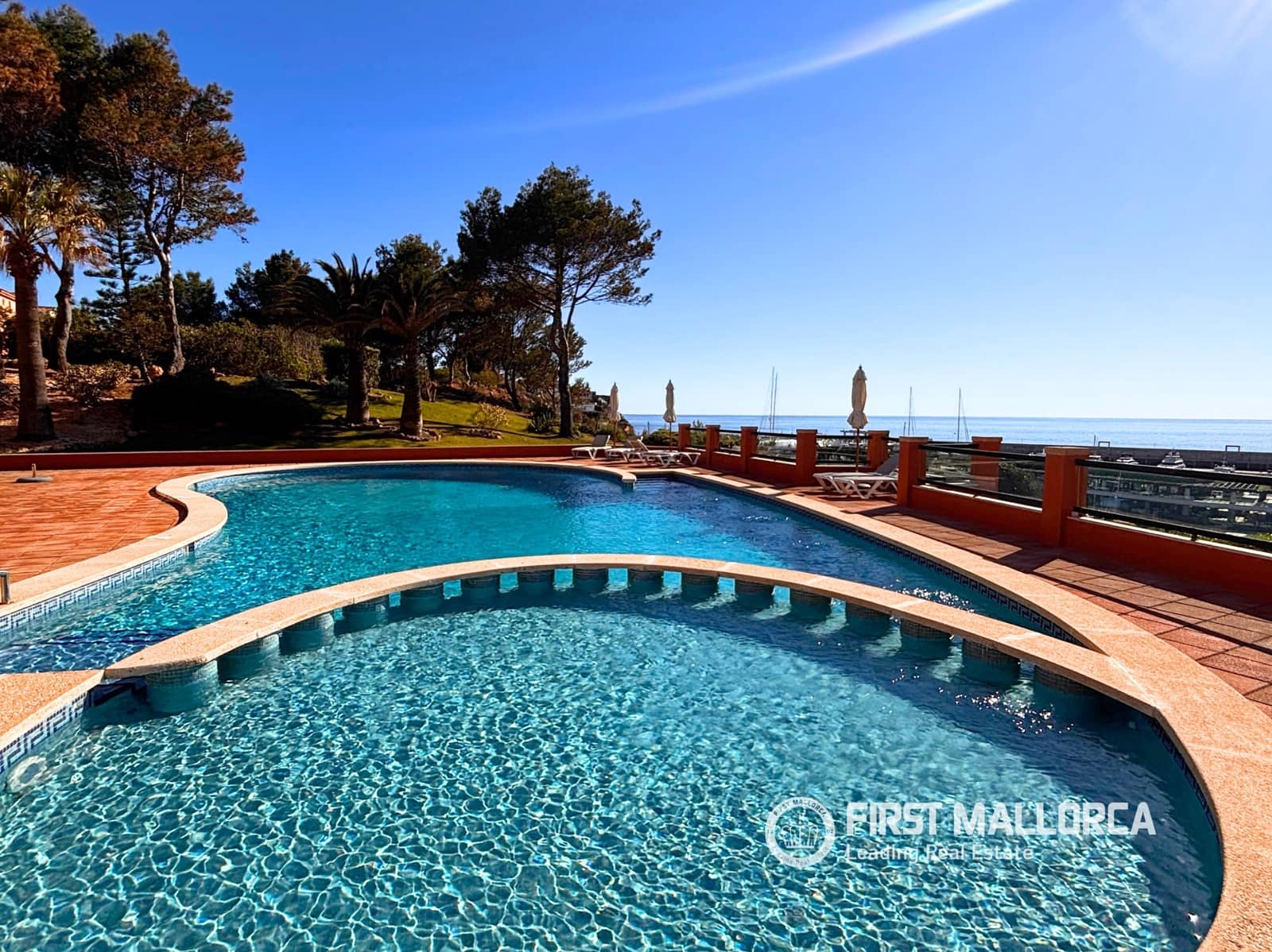 2 soveværelse Lejlighed til salg i El Toro / Port Adriano med garage - € 1.195.000 (Ref: 9782395)