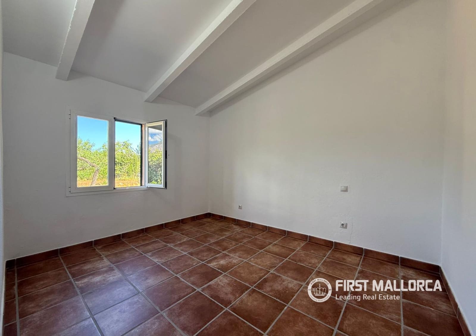 3 soveværelse Finca/Landehus til leje i Alaro med garage - € 2.500 (Ref: 9782396)