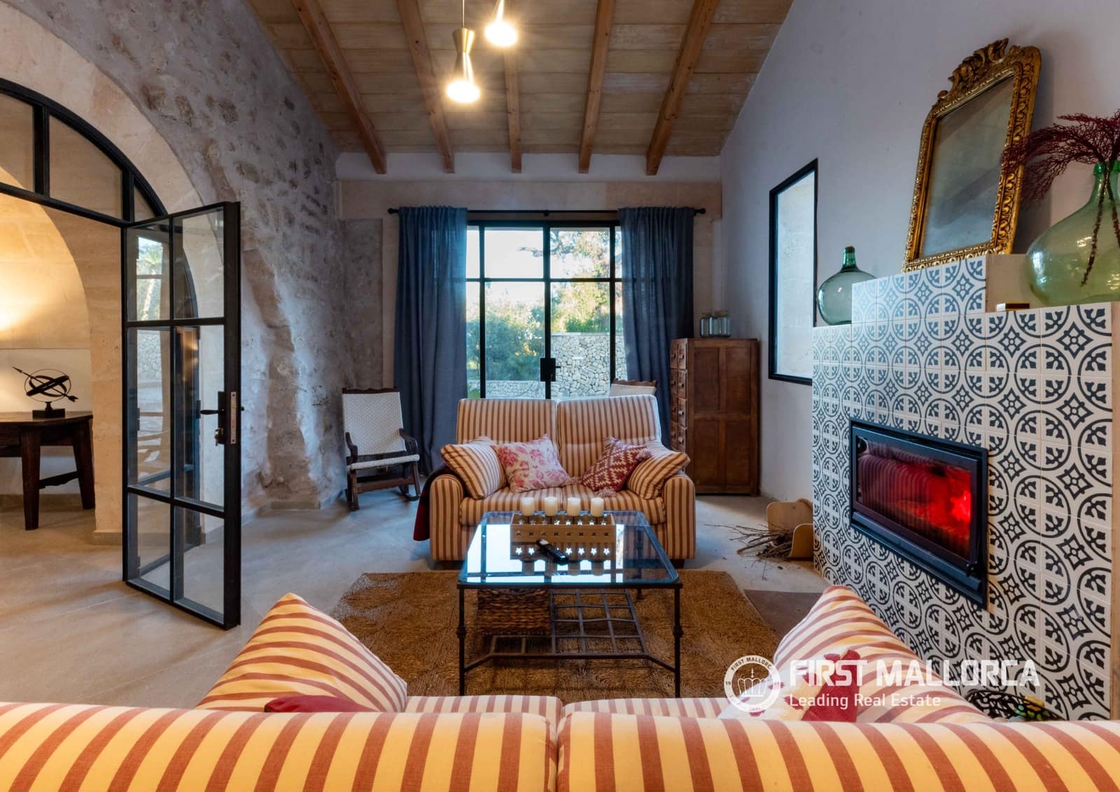 8 chambre Finca/Maison de Campagne à vendre à Montuiri avec garage - 7 000 000 € (Ref: 9782400)