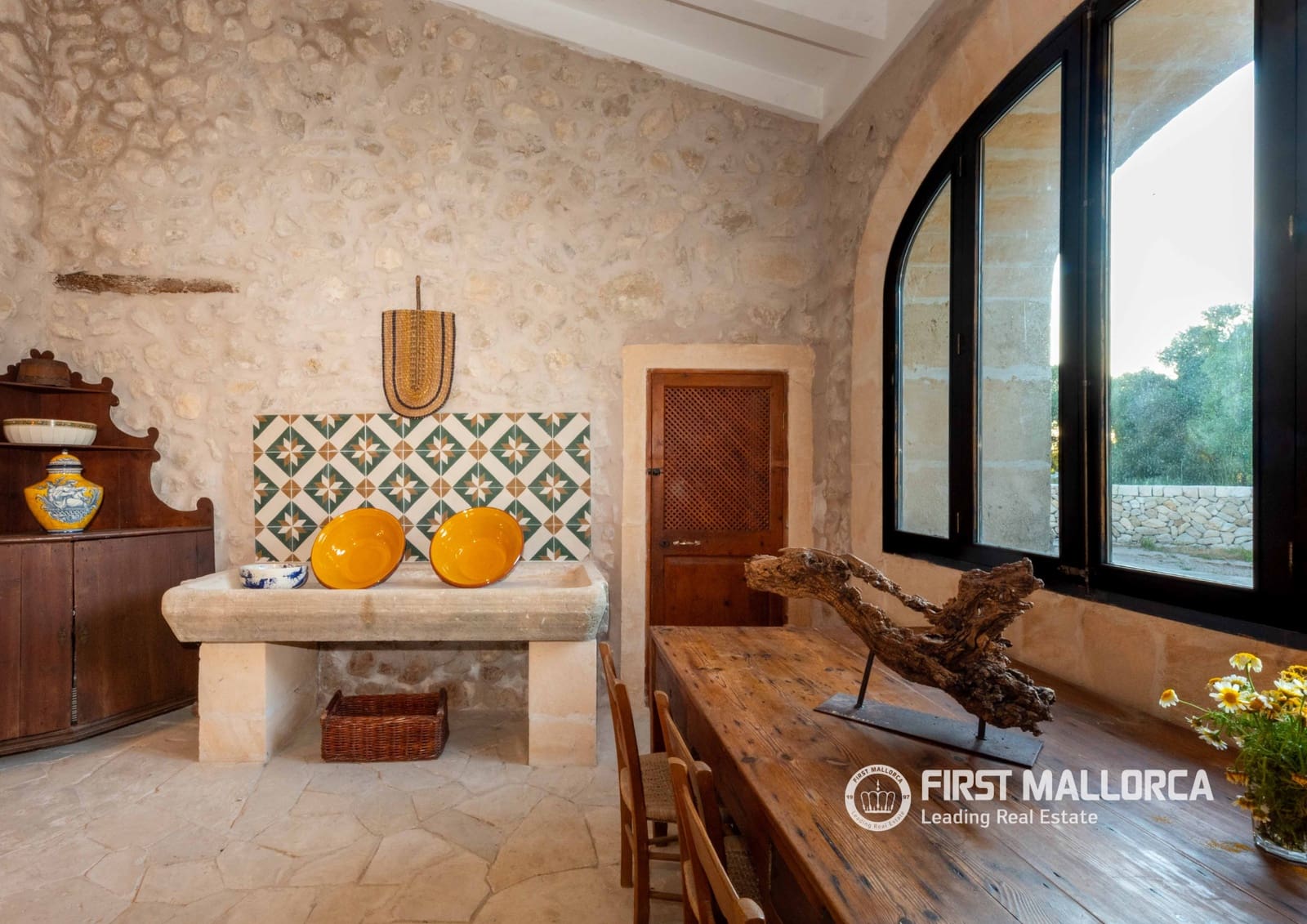 8 chambre Finca/Maison de Campagne à vendre à Montuiri avec garage - 7 000 000 € (Ref: 9782400)