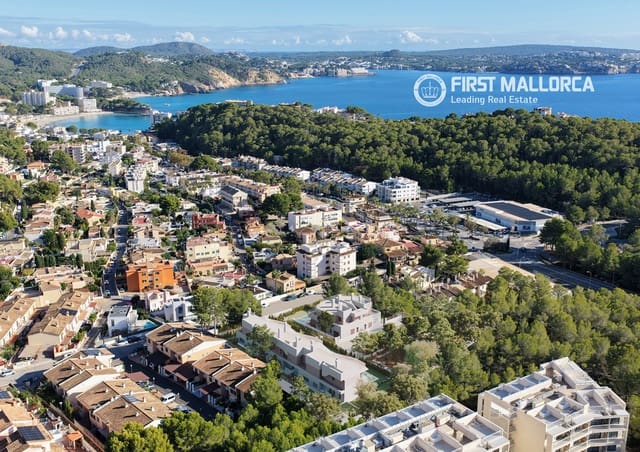 3 soverom Kjedet enebolig til salgs i Peguera / Paguera, Calvià med svømmebasseng garasje - € 1 395 000 (Ref: 9789922)