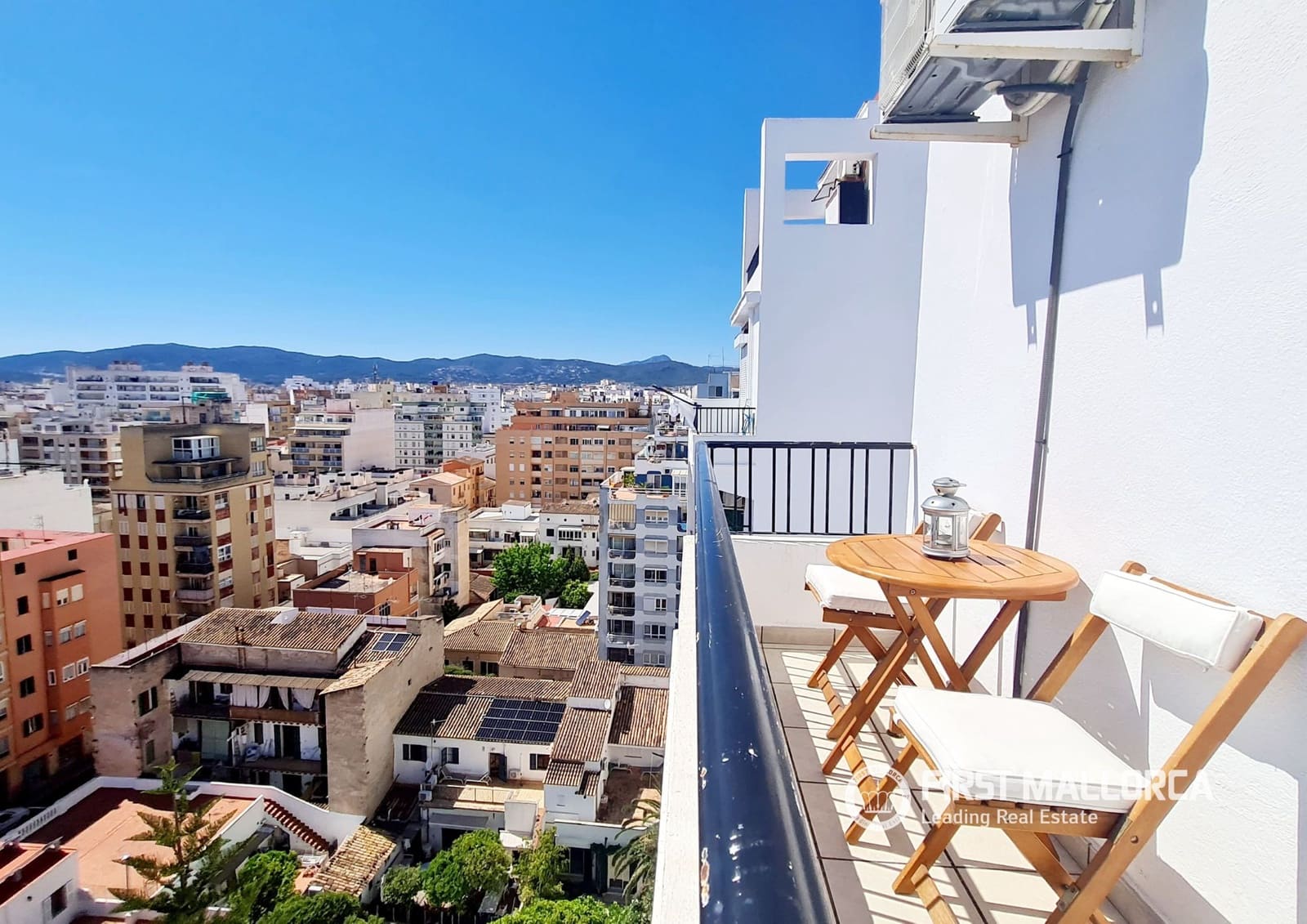 2 bedroom Penthouse for rent in Palma de Mallorca with garage - € 2,500 (Ref: 9789926)