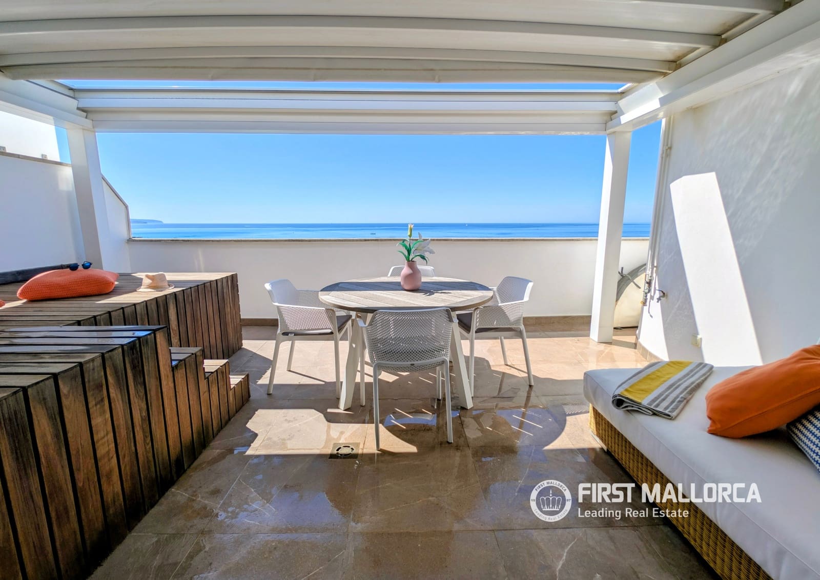 2 bedroom Penthouse for sale in Palma de Mallorca with garage - € 1,450,000 (Ref: 9789927)