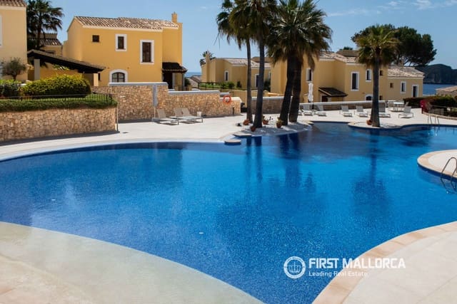 2 chambre Villa/Maison Semi-Mitoyenne à vendre à Santa Ponsa, Calvià avec piscine garage - 1 695 000 € (Ref: 9798345)