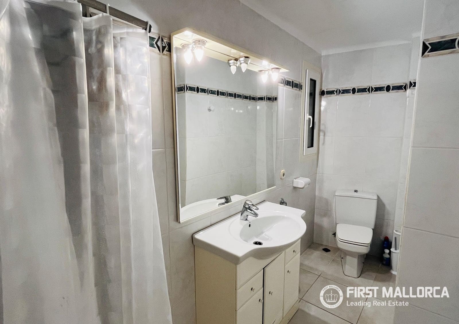 2 sovrum Lägenhet att hyra i Cala d'Or med garage - 2 000 € (Ref: 9803717)